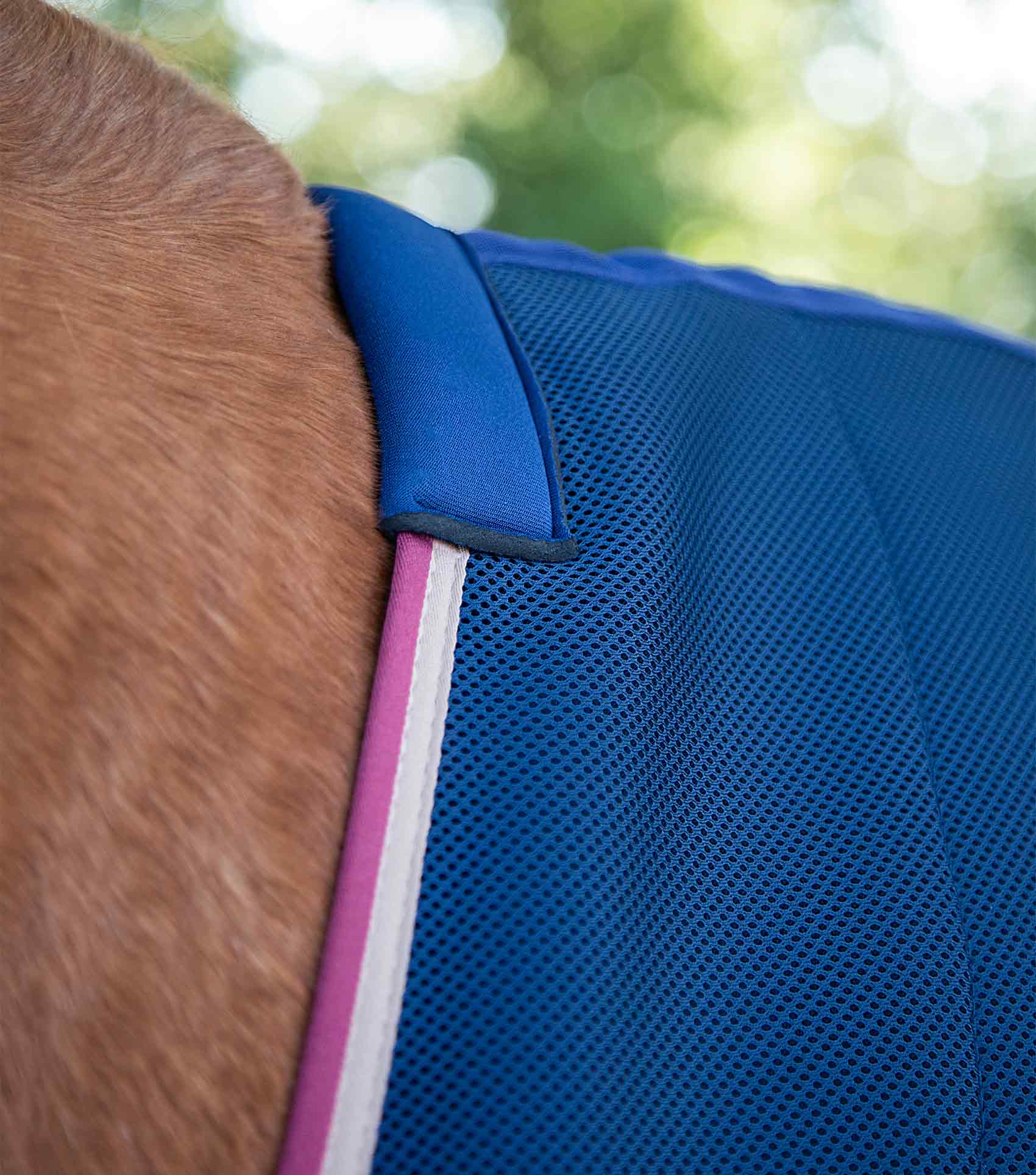 Airflow Cooler Rug Navy - Image 3