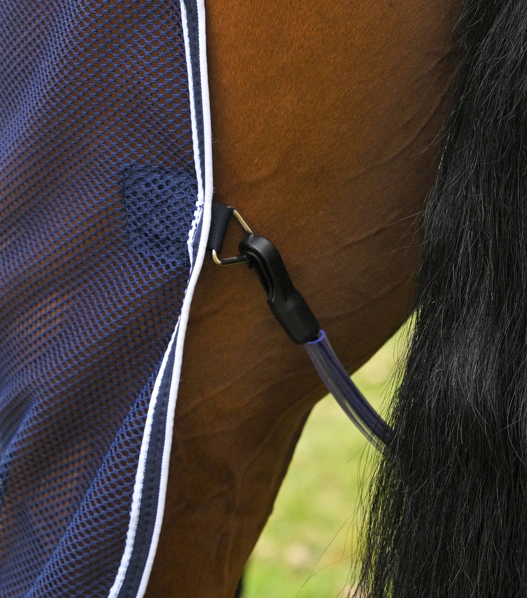 Airtech Mesh Horse Cooler Rug Navy - Image 5