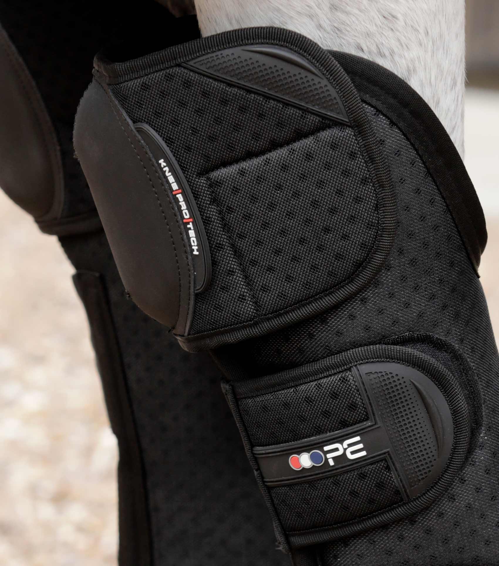 Airtechnology Knee Pro-Tech Horse Travel Boots Black - Image 5