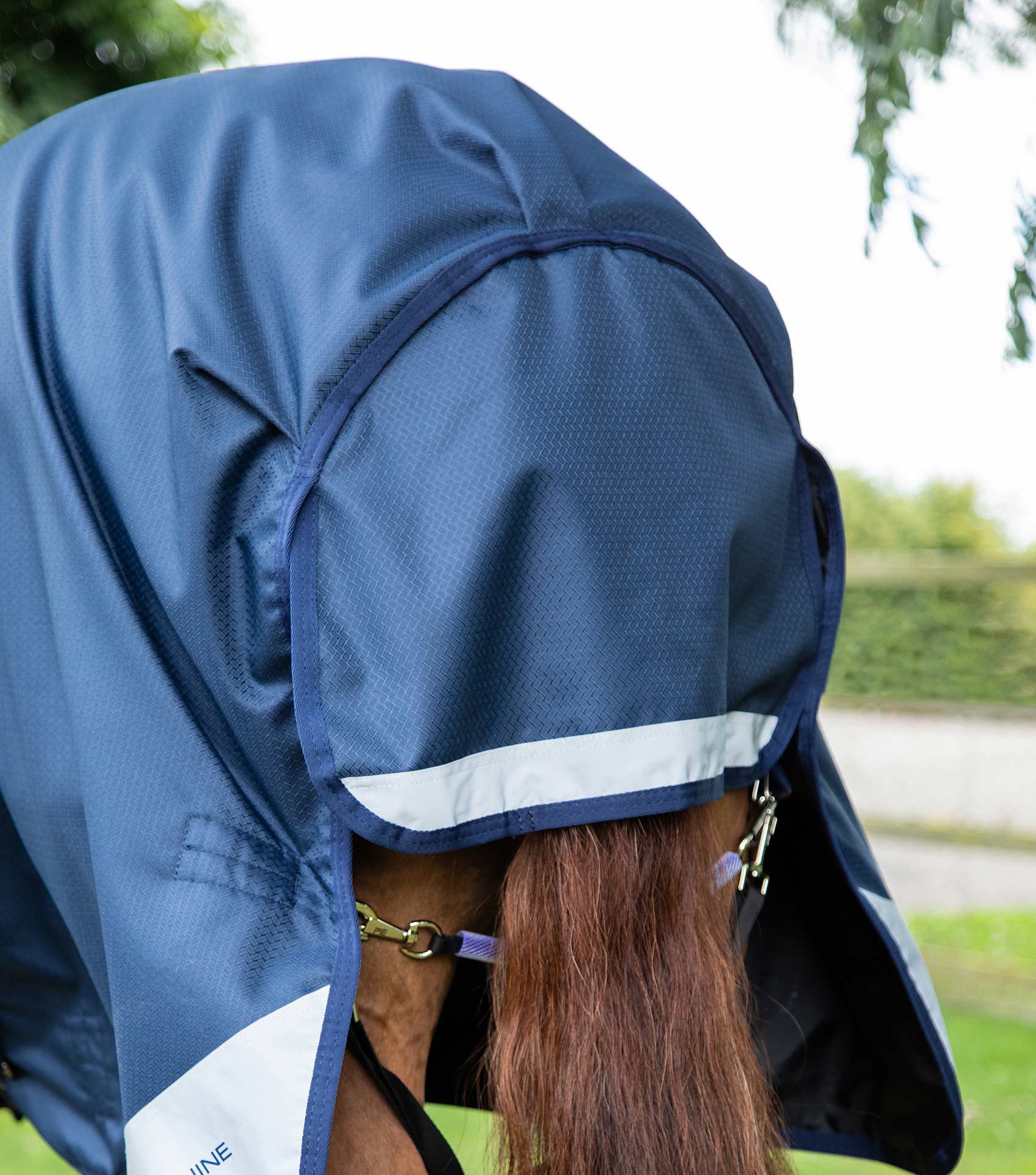 Akoni 0g Original Turnout Rug Navy - Image 5