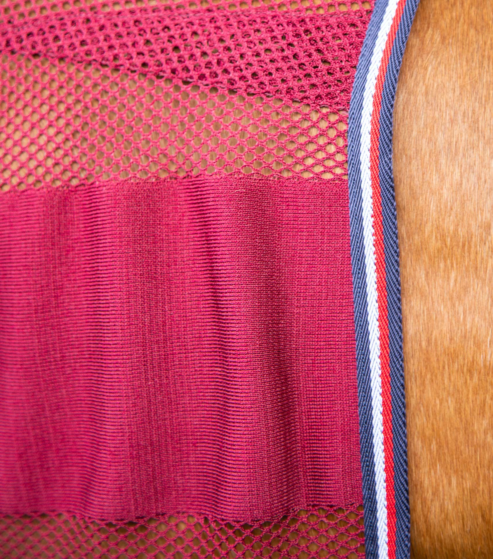 Arisca Scrim Cooler Burgundy - Image 5