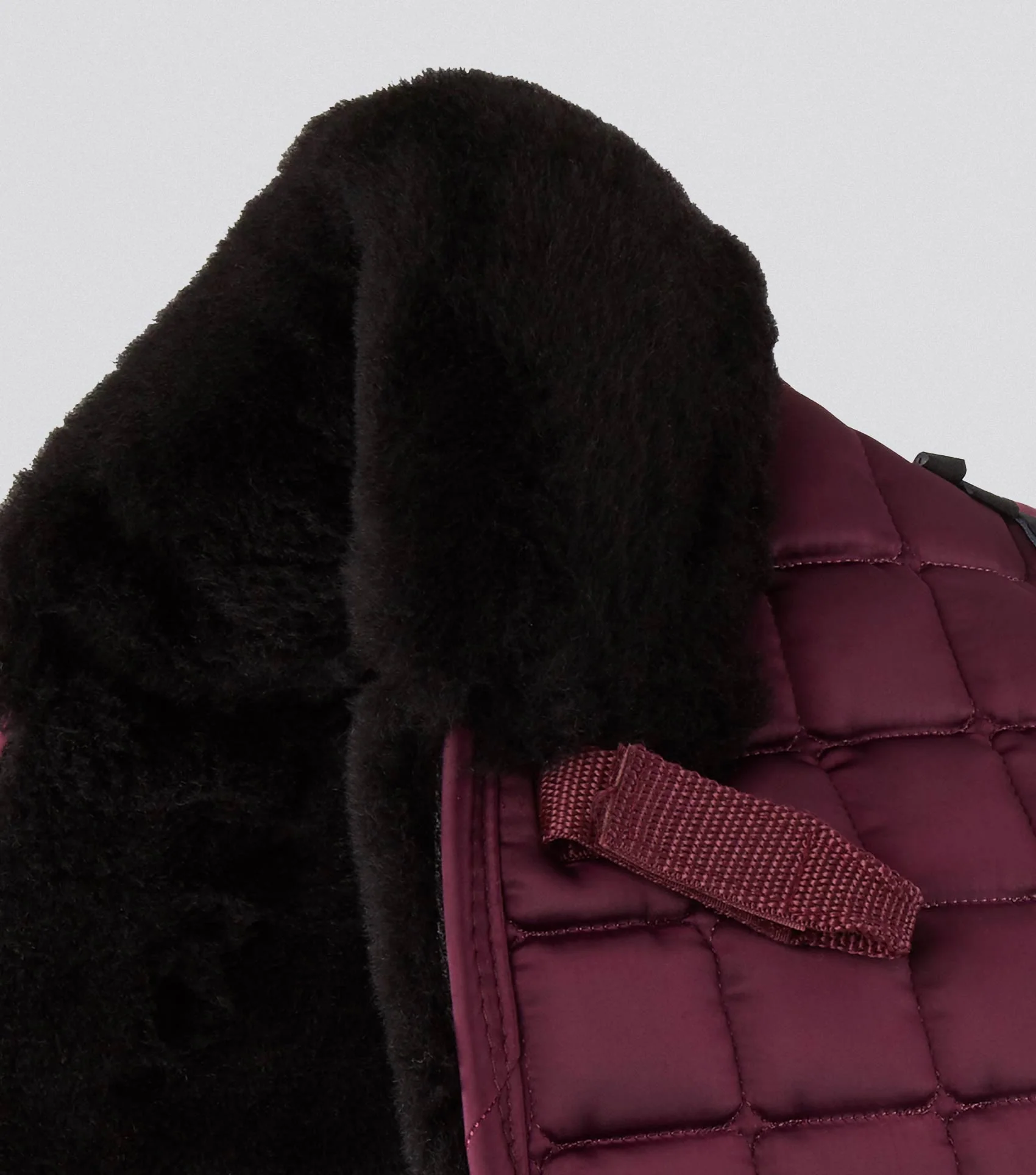 Atlantis CC Satin Wool Dressage Square Wine/Black Wool - Image 3