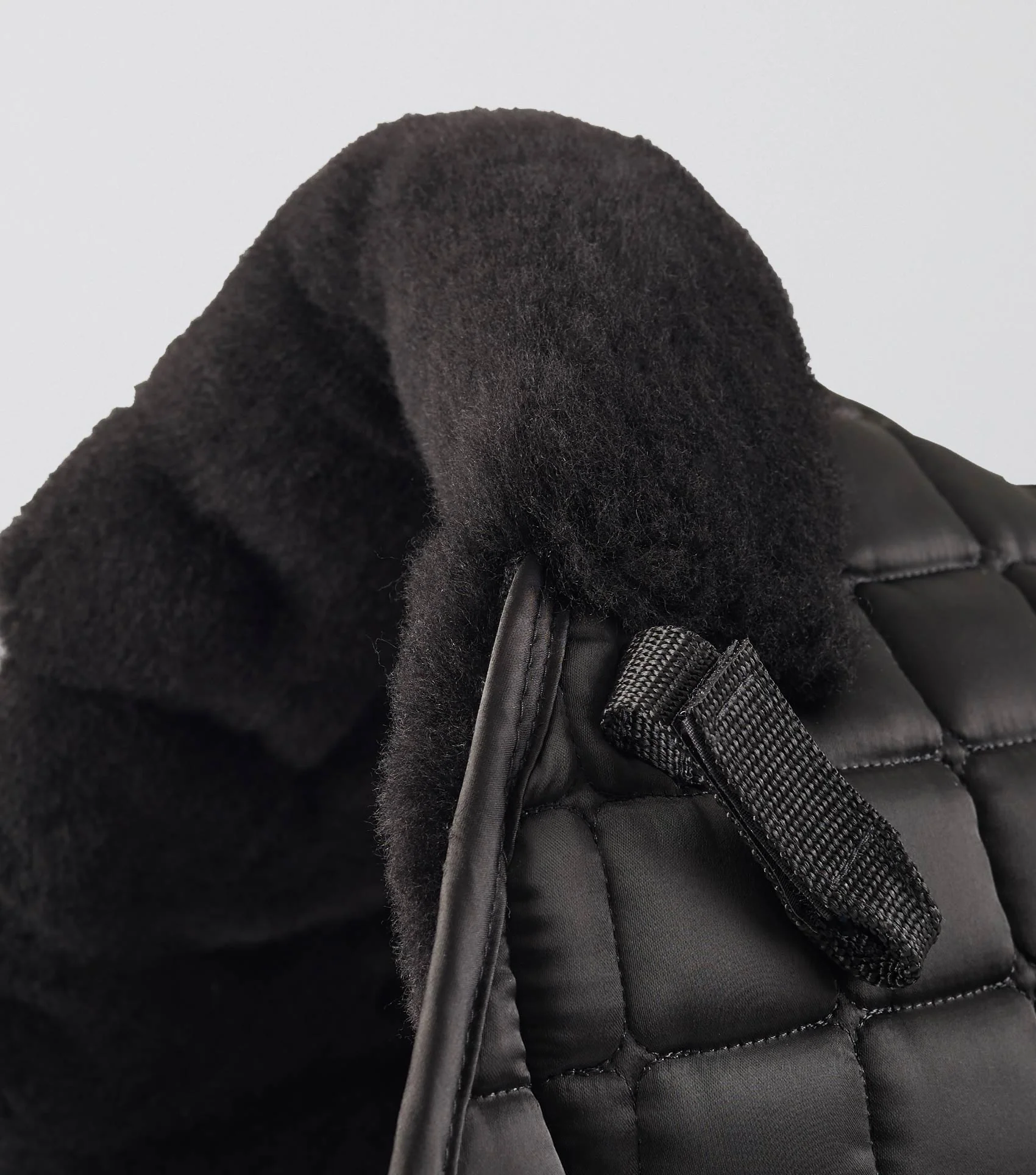 Atlantis CC Satin Wool GP/Jump Square Black/Black Wool - Image 3