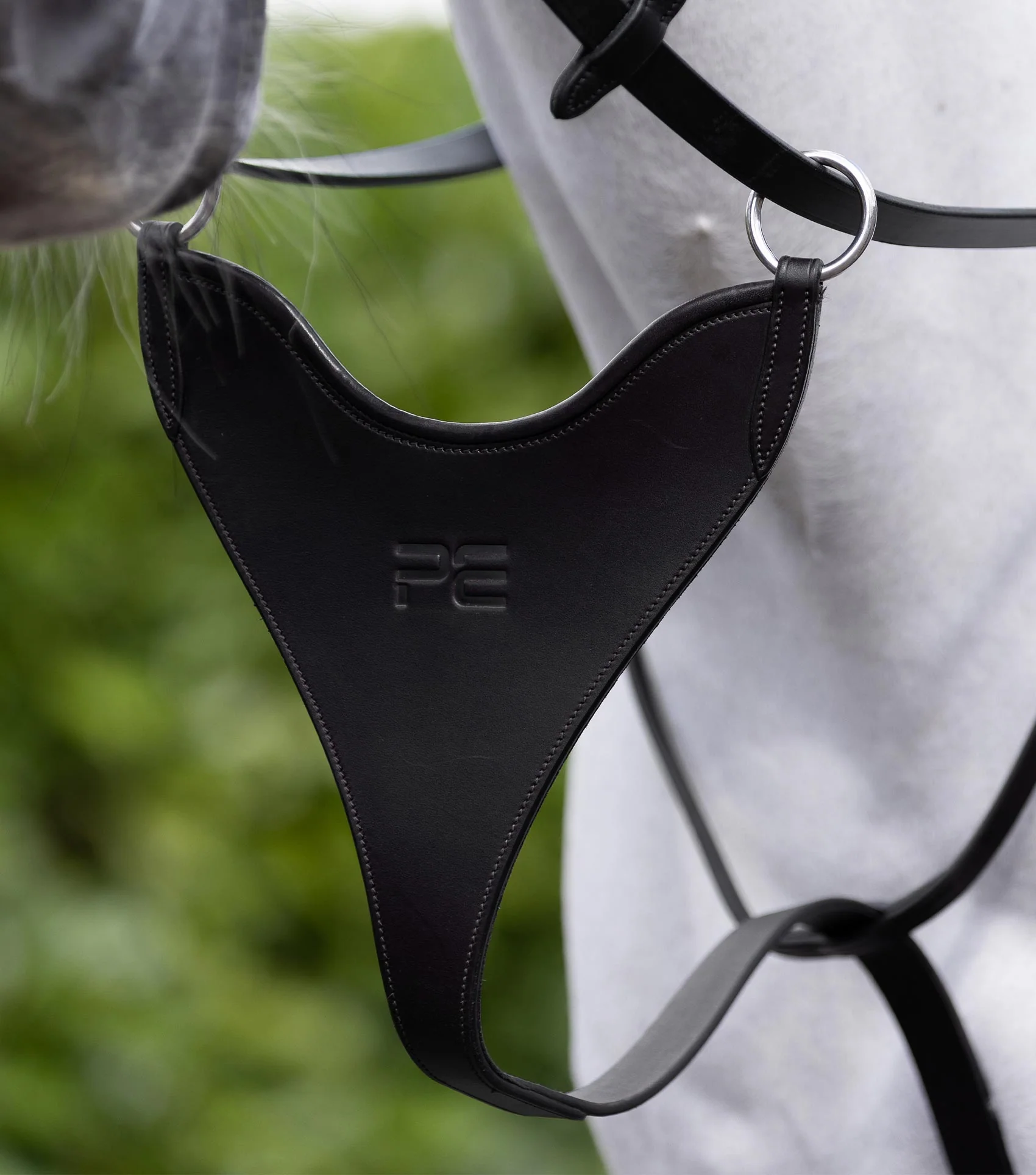 European Bib Martingale Black