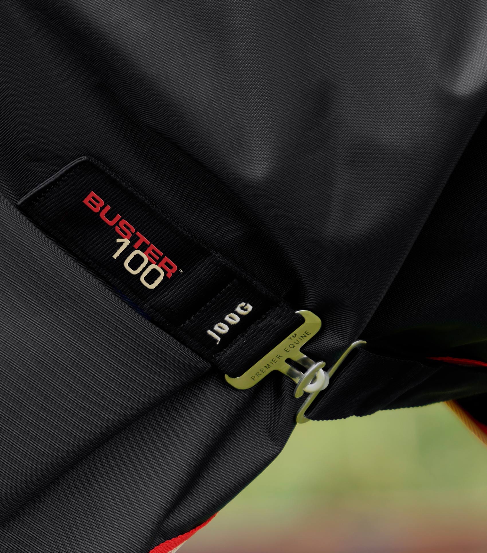 Buster 100g Turnout Rug with Snug-Fit Neck Cover Black - Image 5
