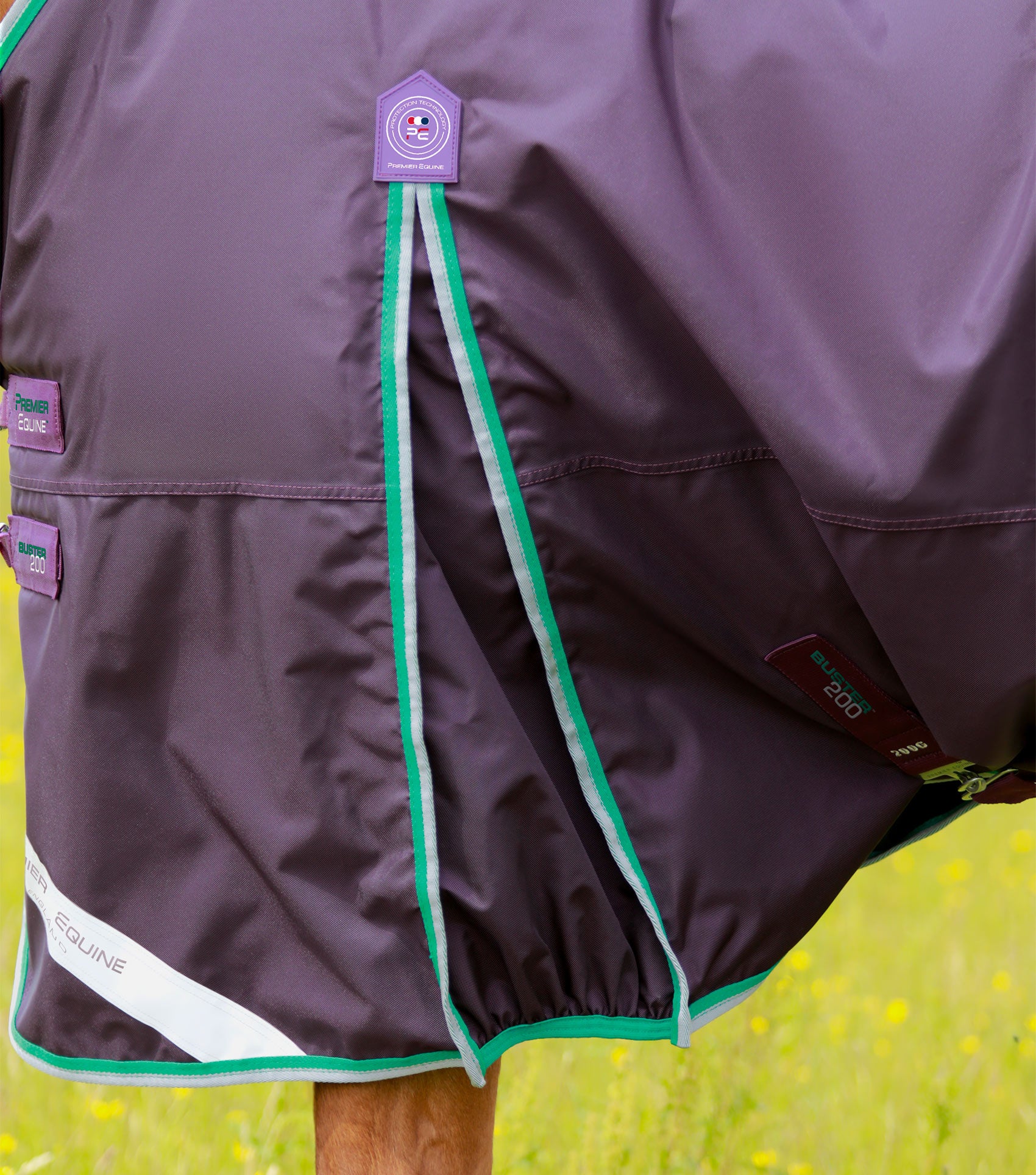 Buster 200g Turnout Rug with Snug-Fit Neck Cover Purple - Image 4