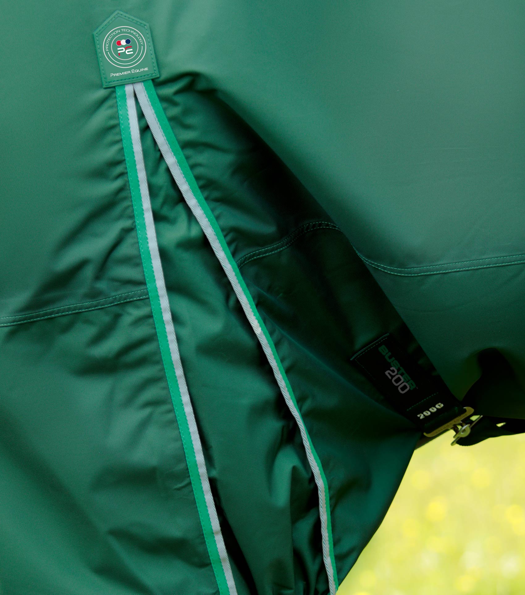 Buster 200g Turnout Rug with Snug-Fit Neck Cover Green - Image 4
