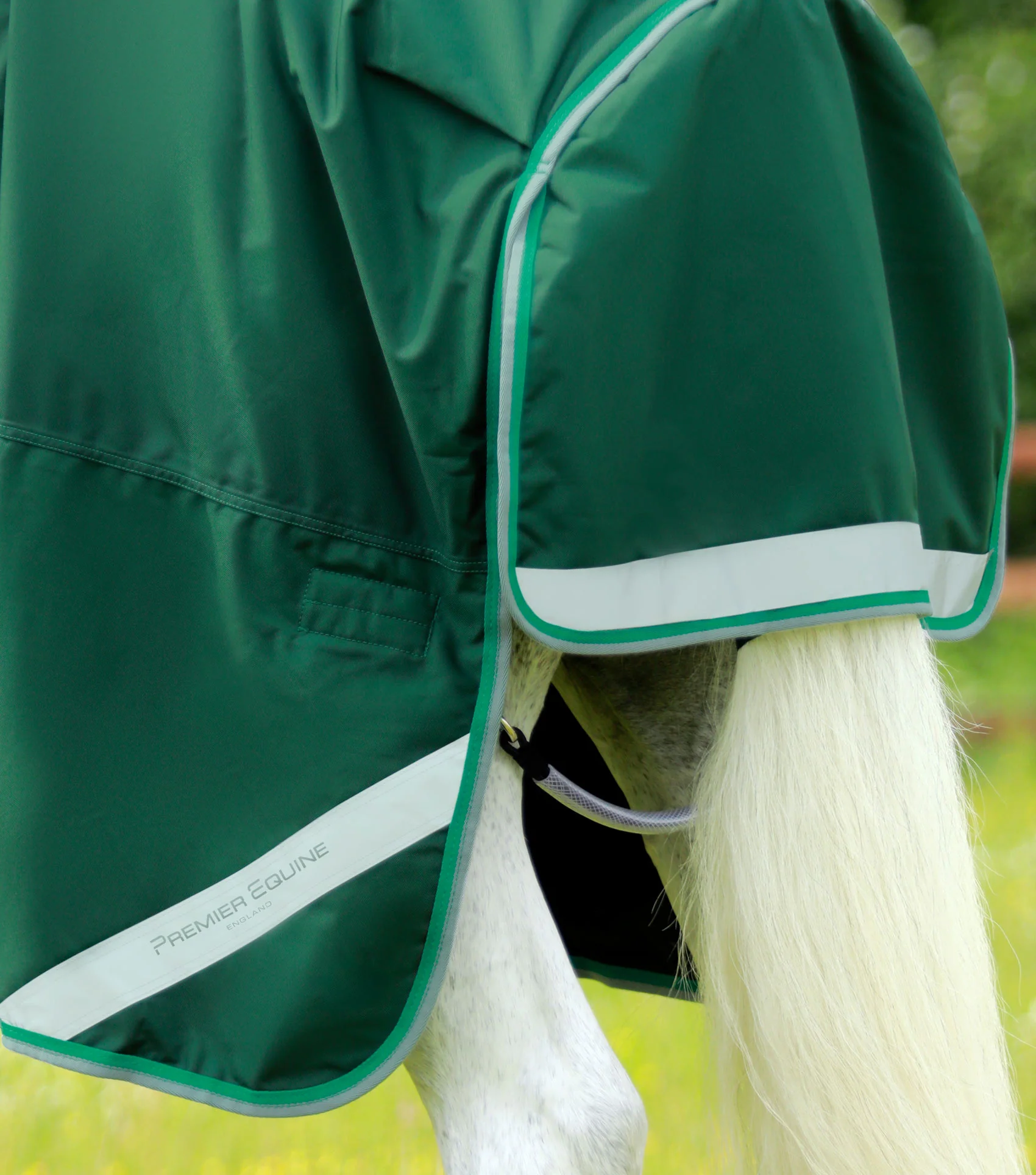 Buster 200g Turnout Rug with Snug-Fit Neck Cover Green - Image 6
