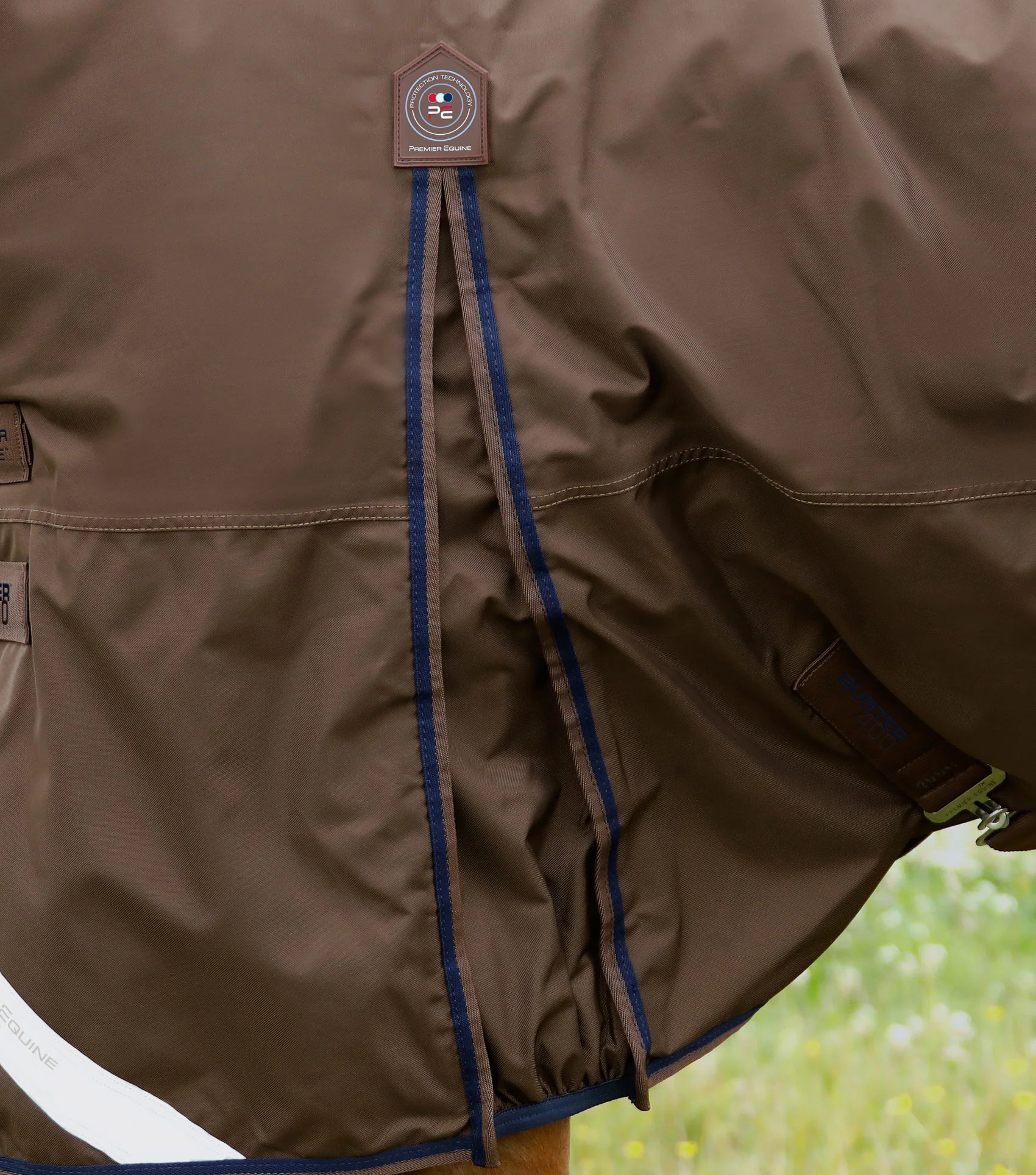Buster 400g Turnout Rug with Snug-Fit Neck Cover Brown - Image 4