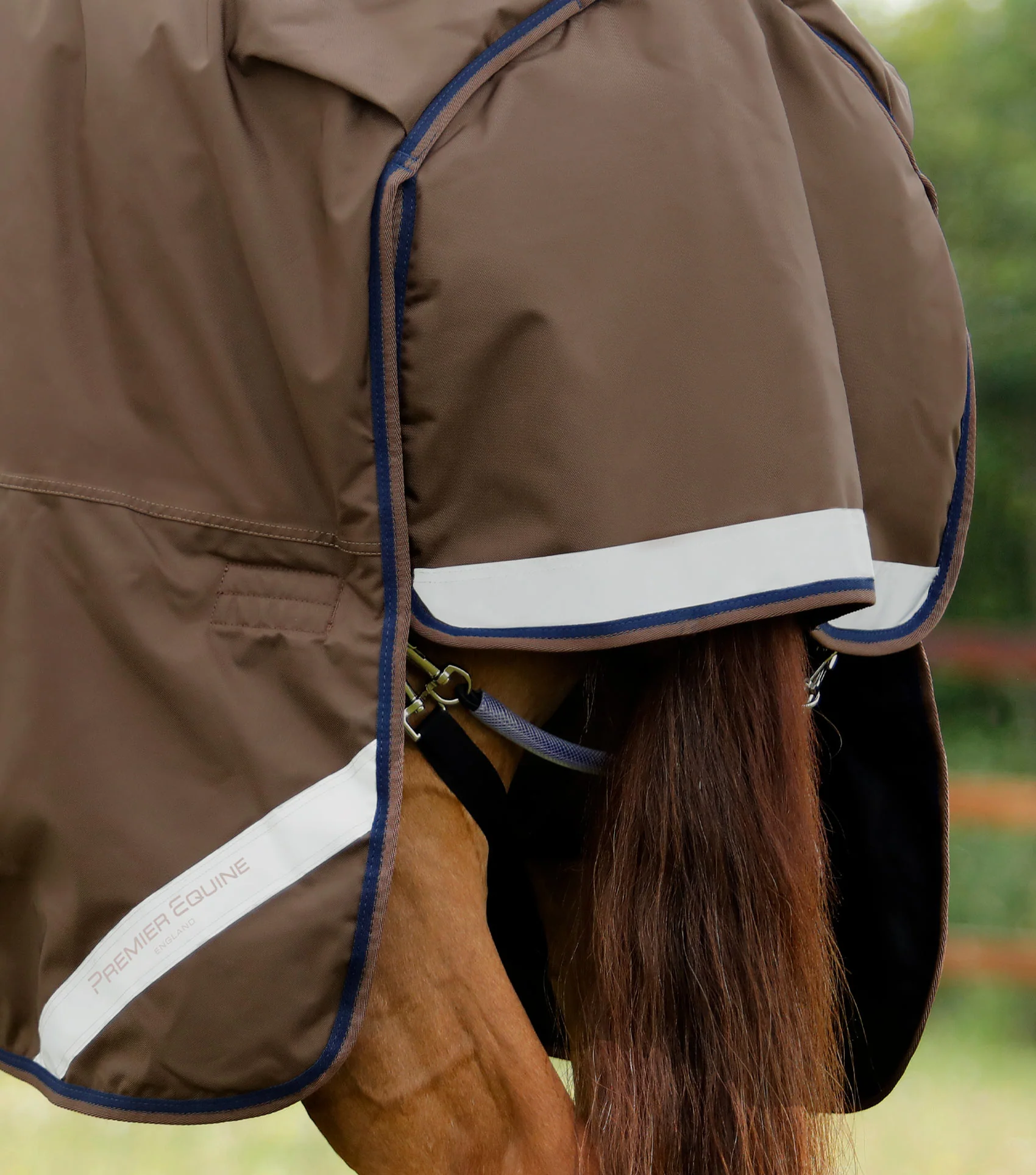 Buster 400g Turnout Rug with Snug-Fit Neck Cover Brown - Image 6