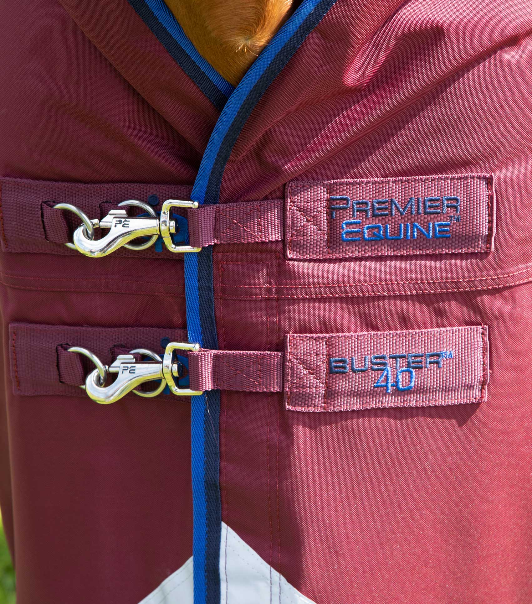 Buster 40g Turnout Rug with Classic Neck Cover Burgundy - Image 4
