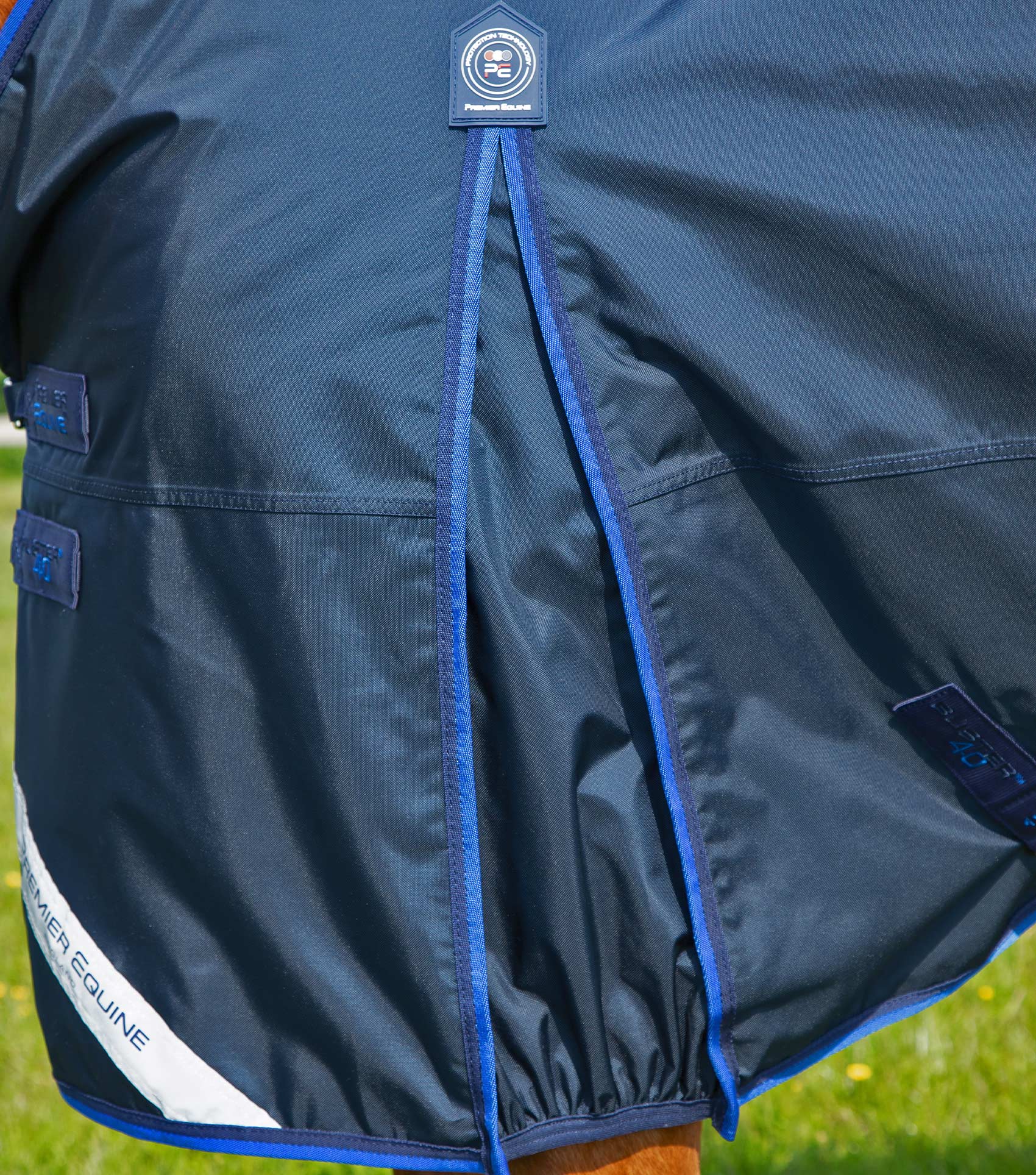 Buster 40g Turnout Rug with Classic Neck Cover Navy - Image 4
