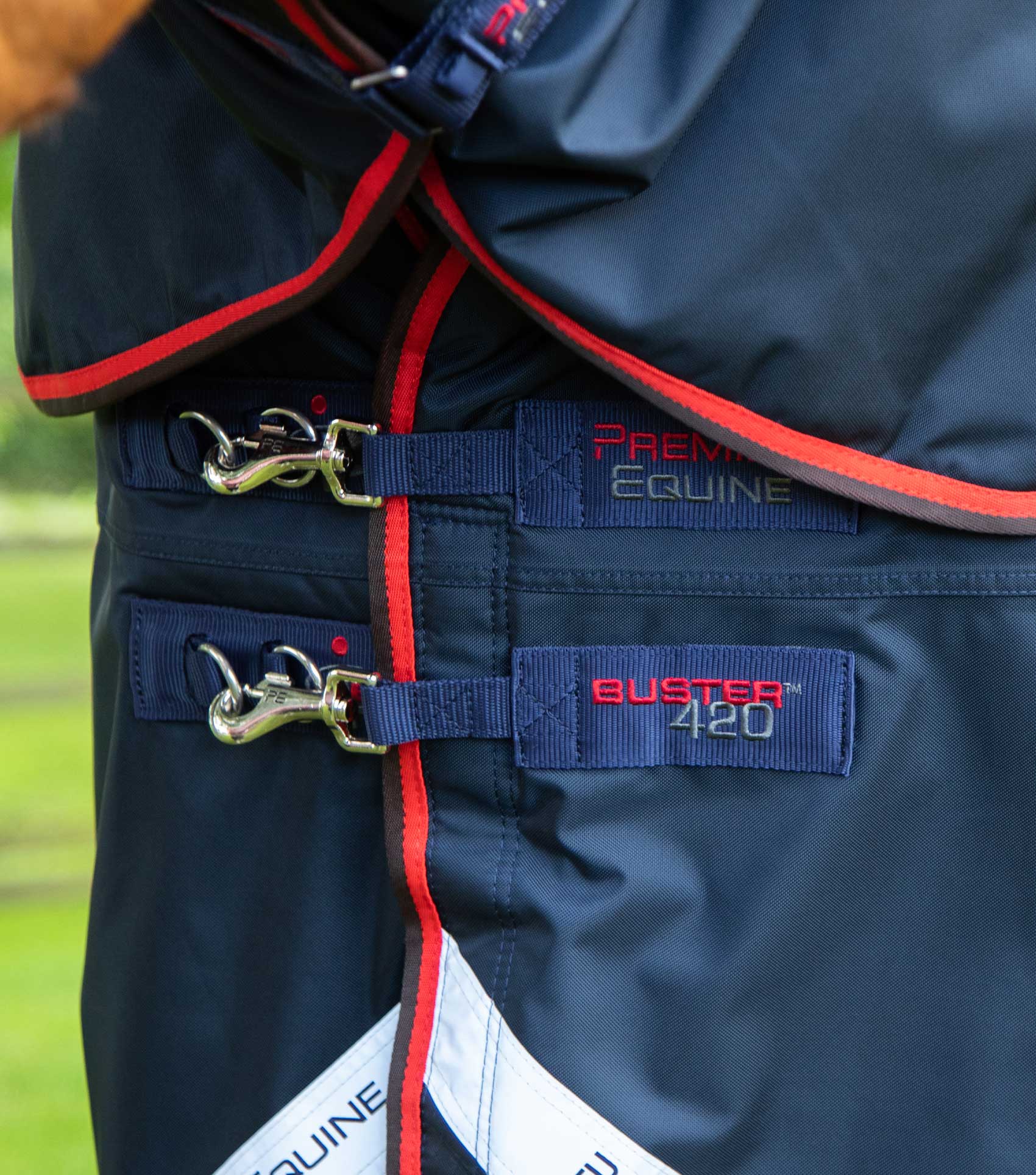 Buster 420g Turnout Rug with Classic Neck Cover Navy - Image 3