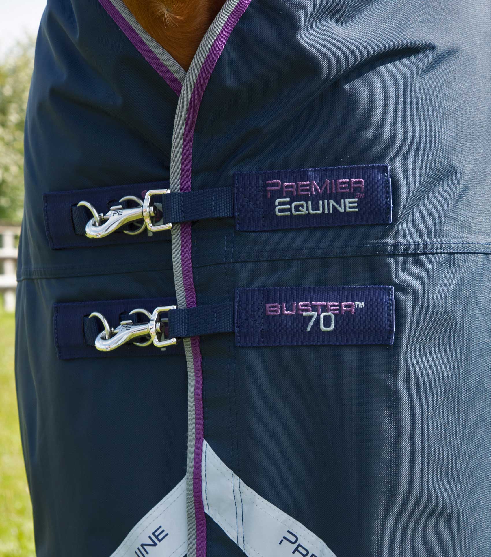 Buster 70g Turnout Rug with Classic Neck Cover Navy - Image 4