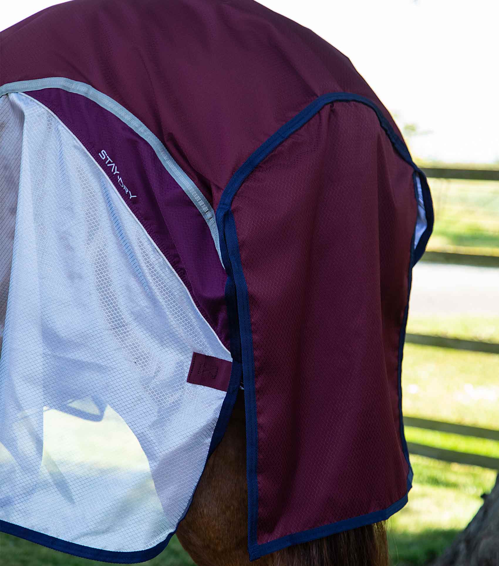 Buster Stay-Dry Super Lite Fly Rug with Surcingles Wine - Image 6