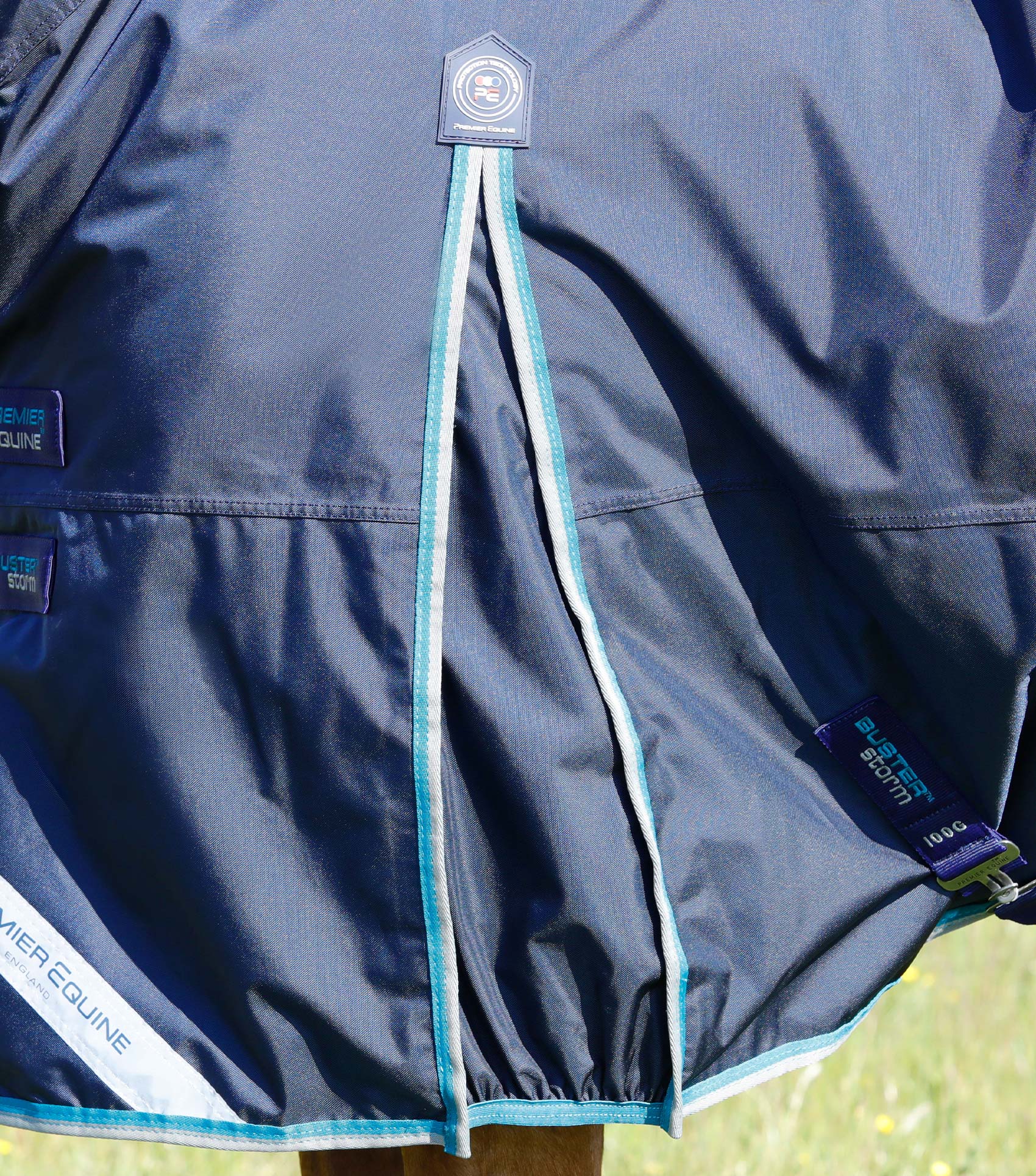Buster Storm 100g Combo Turnout Rug with Snug-Fit Neck Navy - Image 4