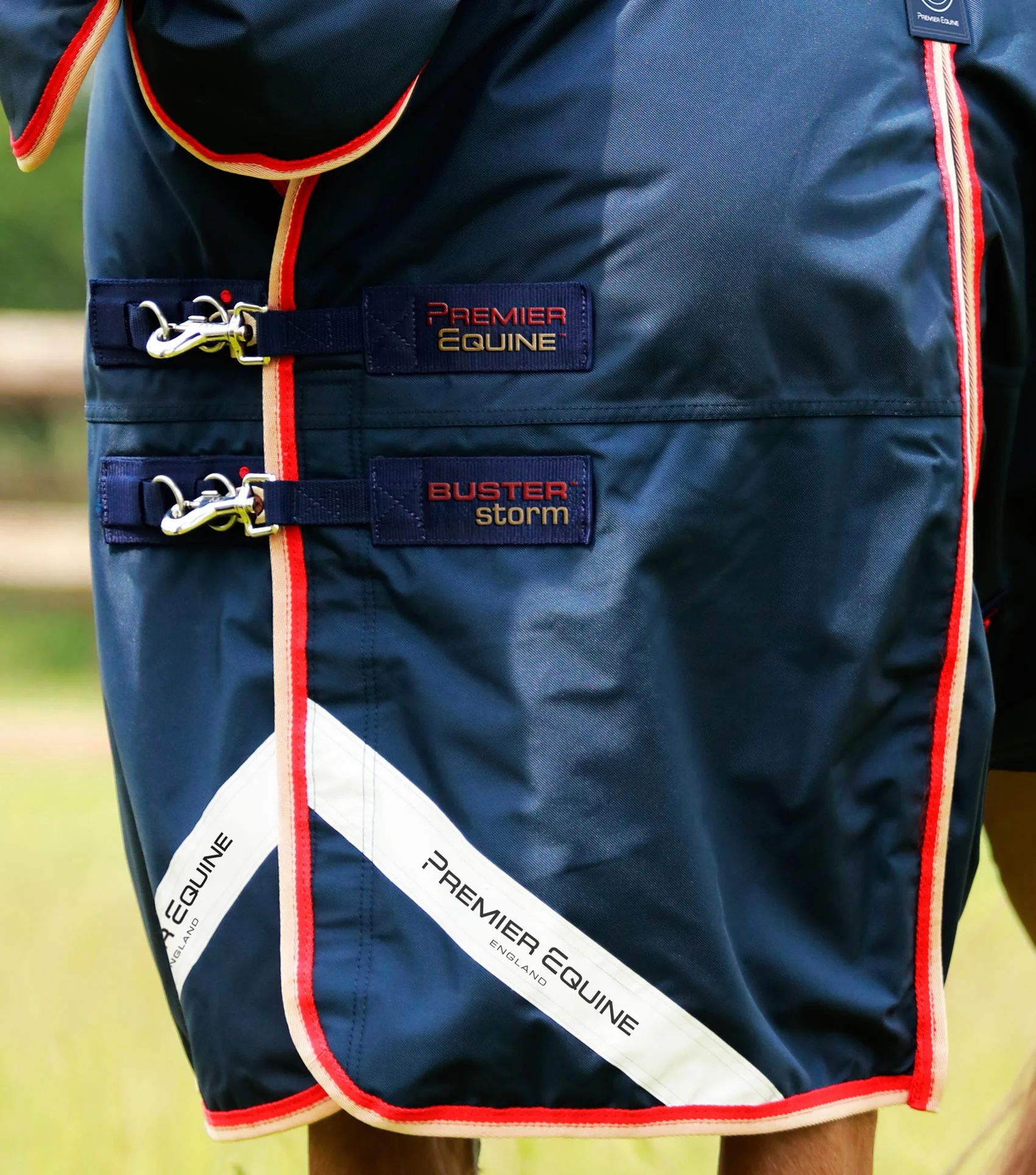 Buster Storm 200g Combo Turnout Rug with Snug-Fit Neck Navy - Image 3