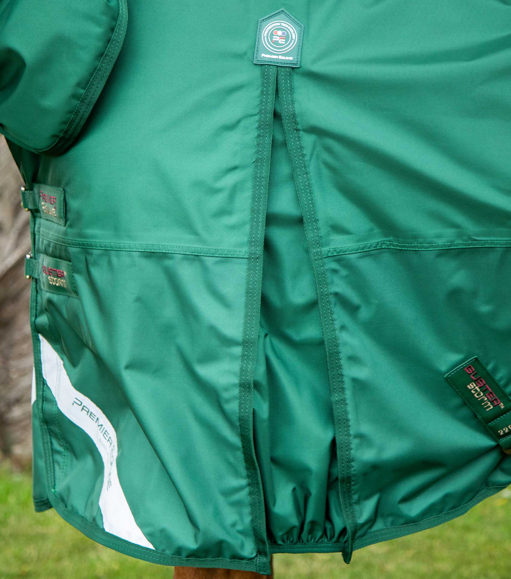Buster Storm 220g Combo Turnout Rug with Classic Neck Green - Image 4