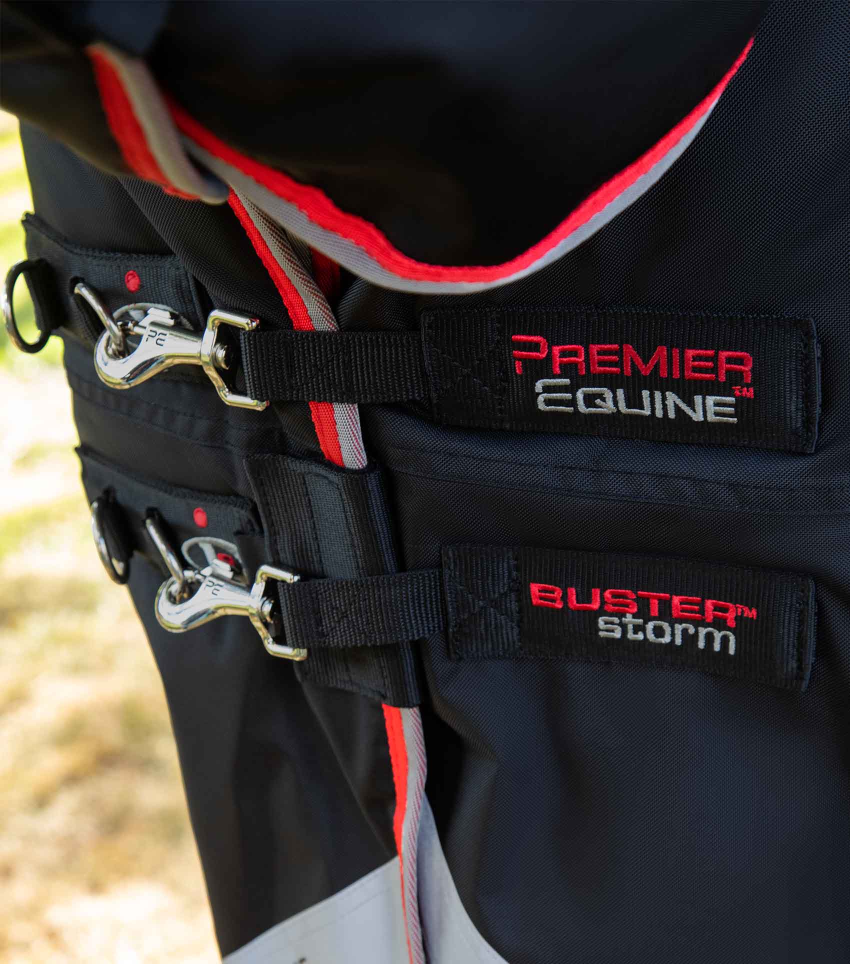 Buster Storm 400g Combo Turnout Rug with Snug-Fit Neck Black - Image 3