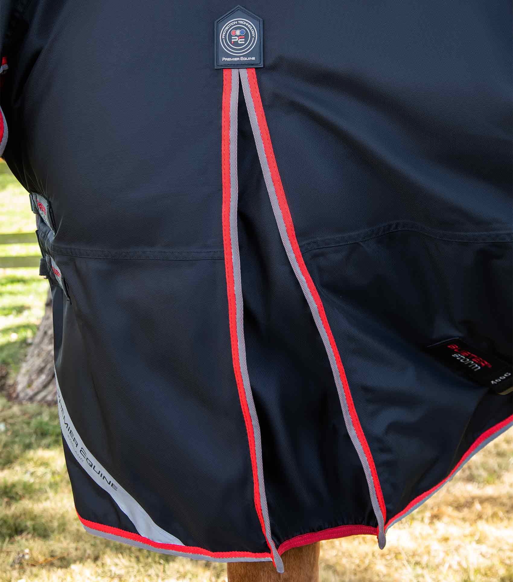 Buster Storm 400g Combo Turnout Rug with Snug-Fit Neck Black - Image 4