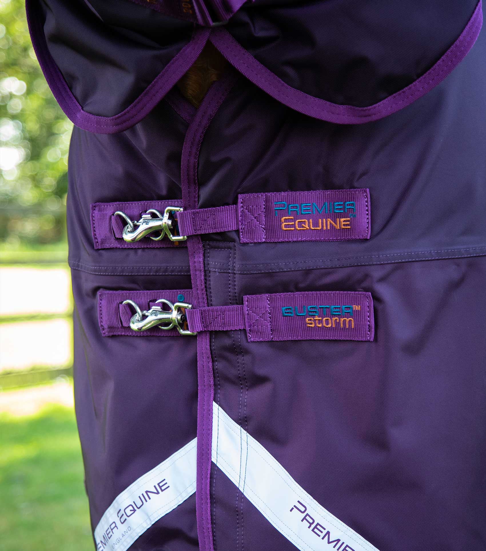 Buster Storm 420g Combo Turnout Rug with Classic Neck Purple - Image 3