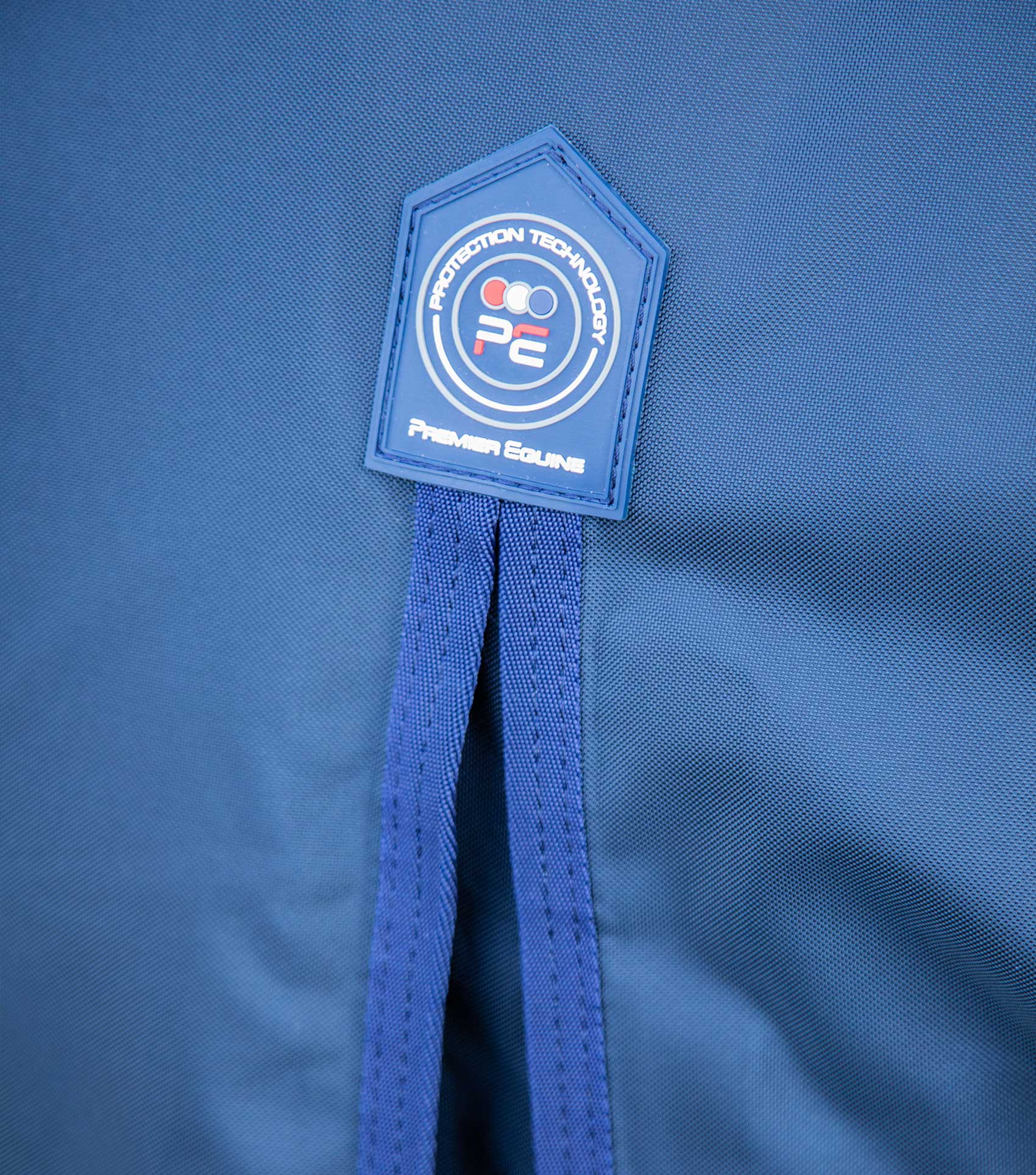 Buster Storm 420g Combo Turnout Rug with Classic Neck Navy - Image 4