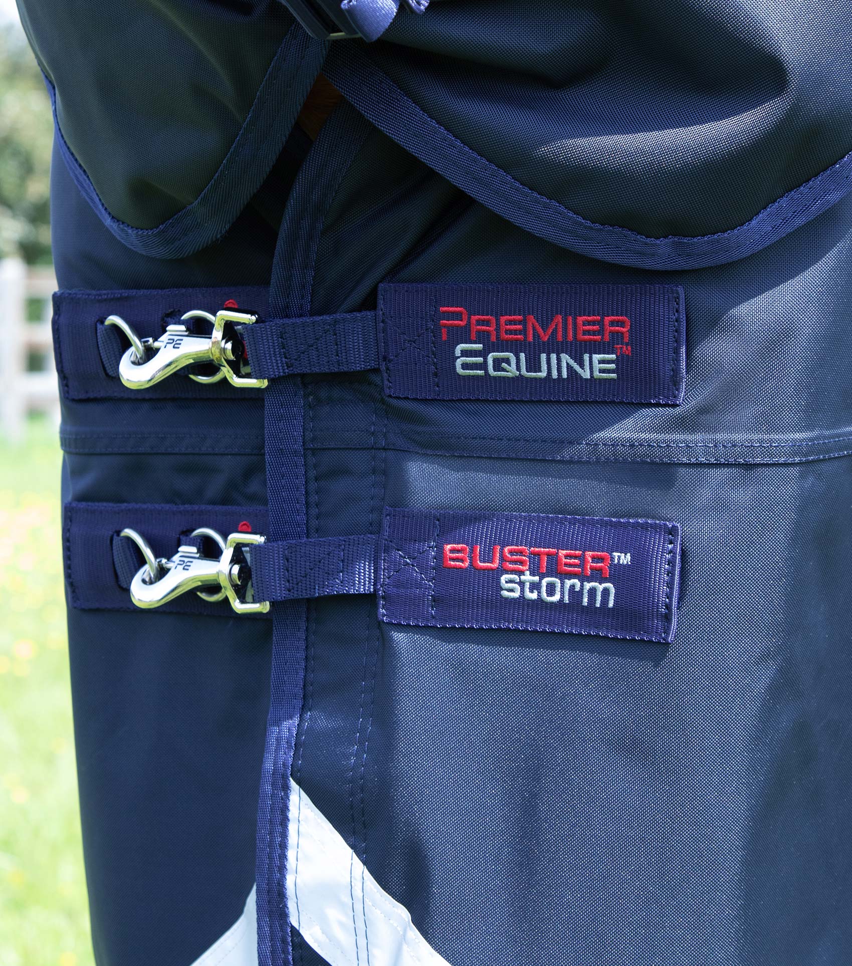 Buster Storm 90g Combo Turnout Rug with Classic Neck Navy - Image 3