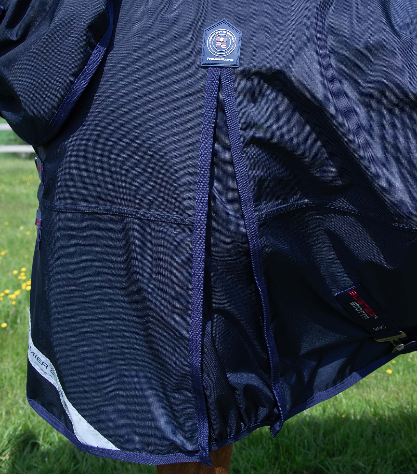 Buster Storm 90g Combo Turnout Rug with Classic Neck Navy - Image 4