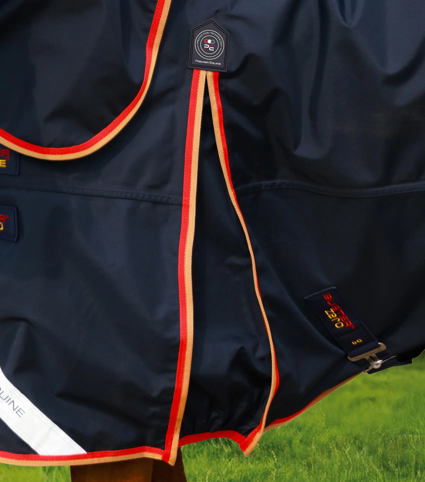 Buster Zero Turnout Rug with Classic Neck Cover Navy - Image 4