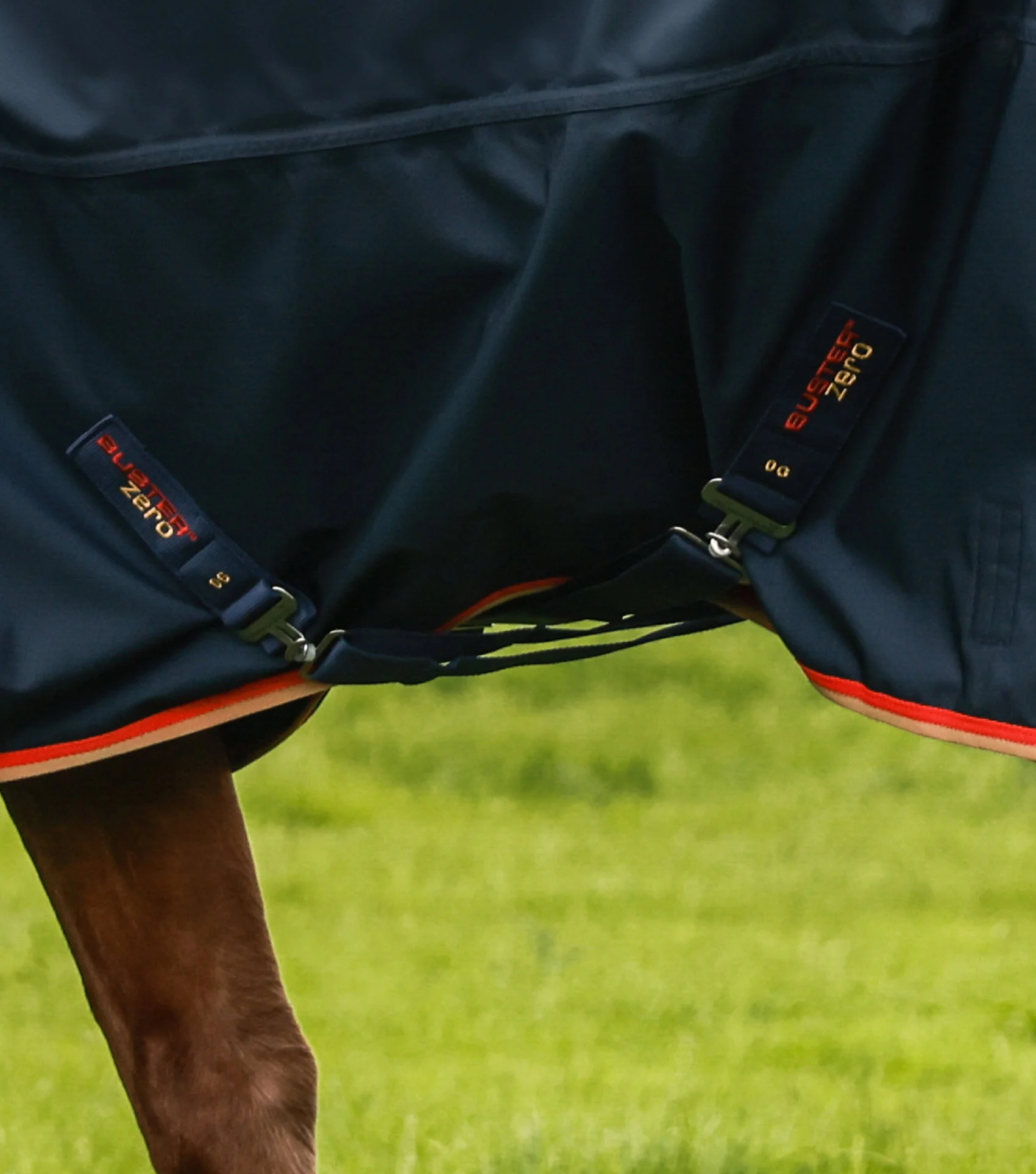 Buster Zero Turnout Rug with Classic Neck Cover Navy - Image 5