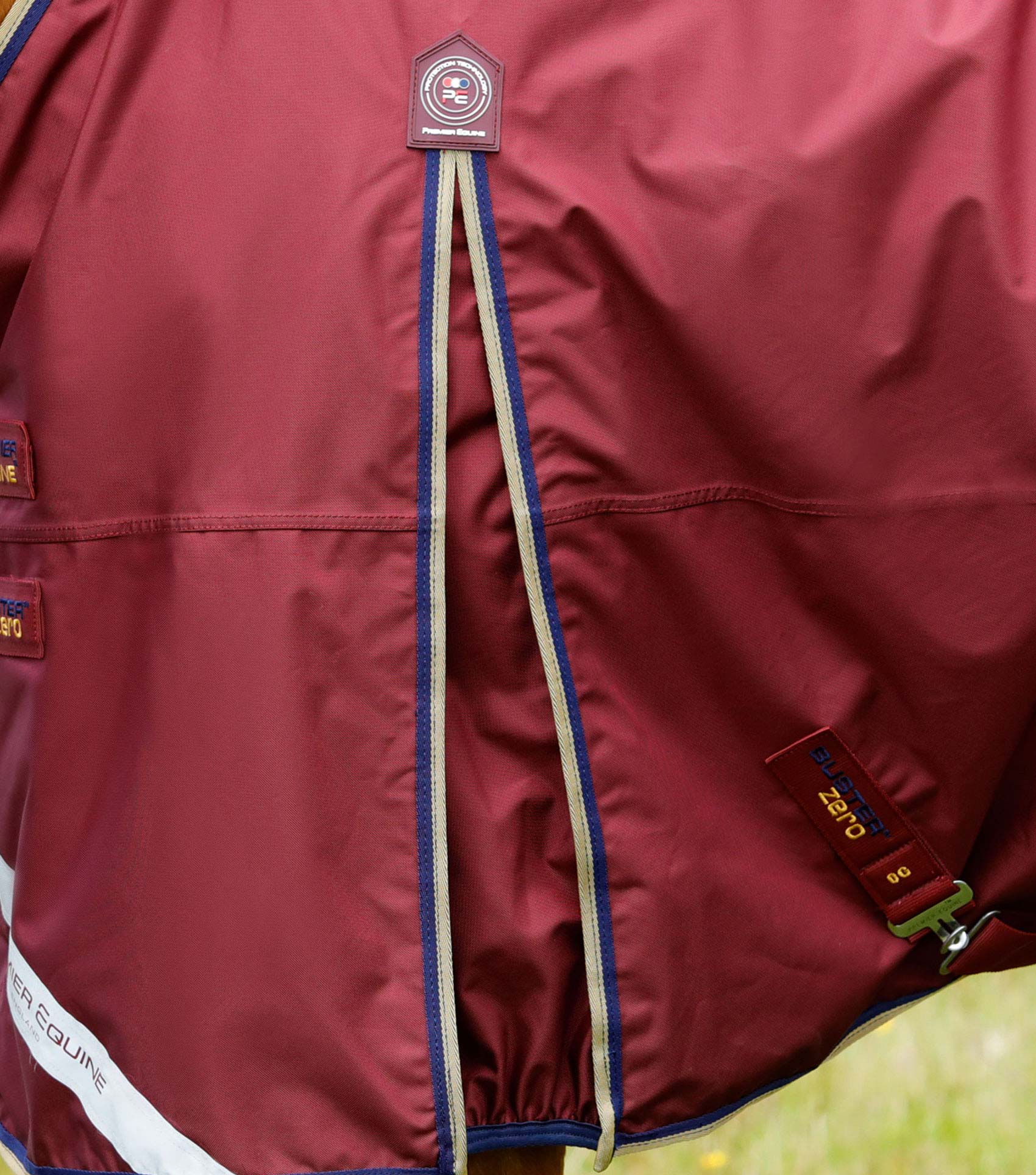 Buster Zero Turnout Rug with Classic Neck Cover Burgundy - Image 4
