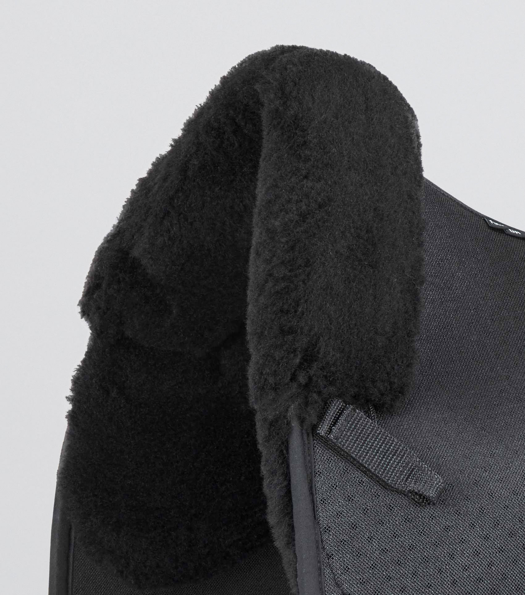 Close Contact Airtechnology Shockproof Wool Saddle Pad - Dressage Square Black/Black Wool - Image 3