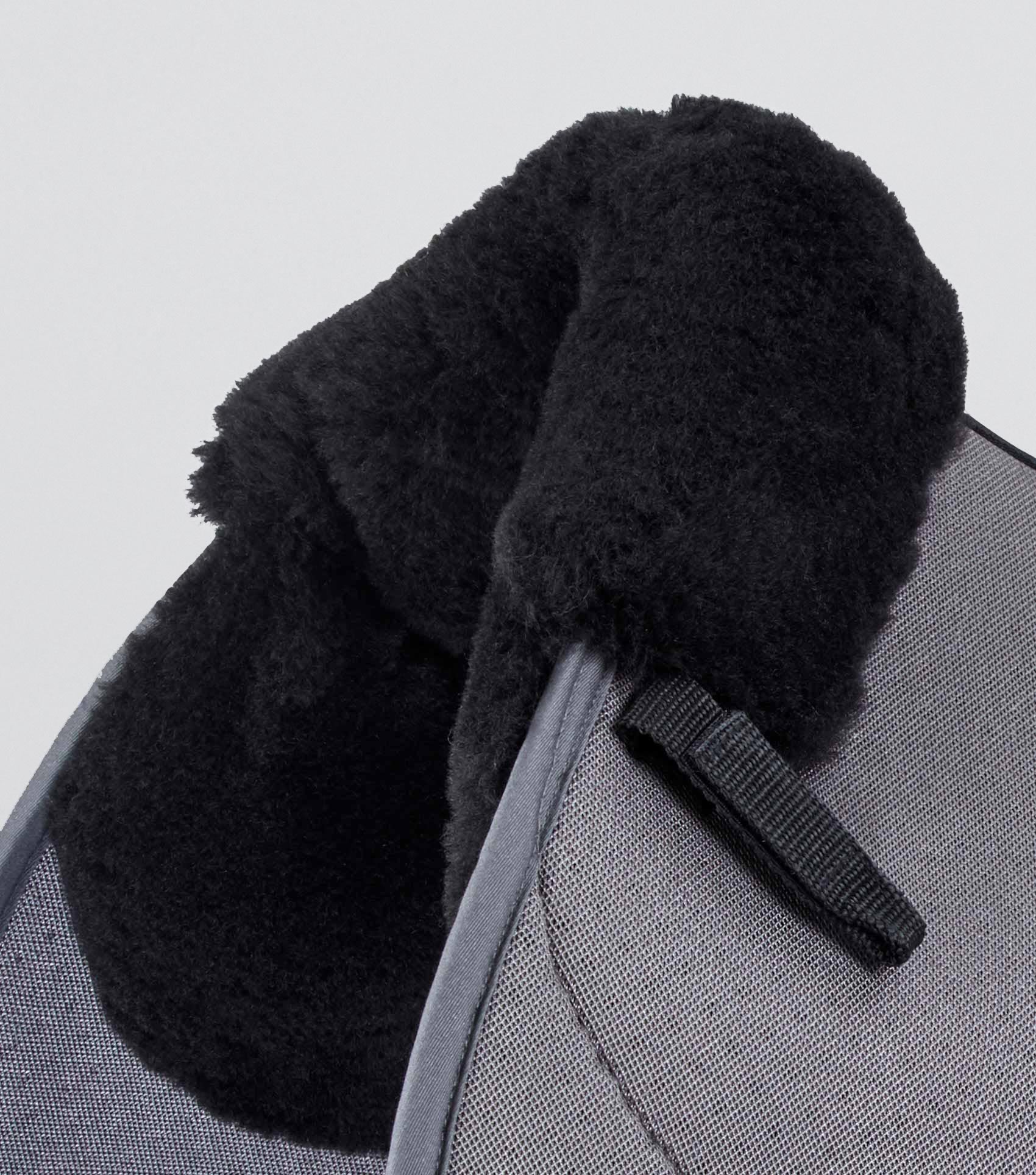 Close Contact Airtechnology Shockproof Wool Saddle Pad - GP/Jump Square Grey/Black Wool - Image 3