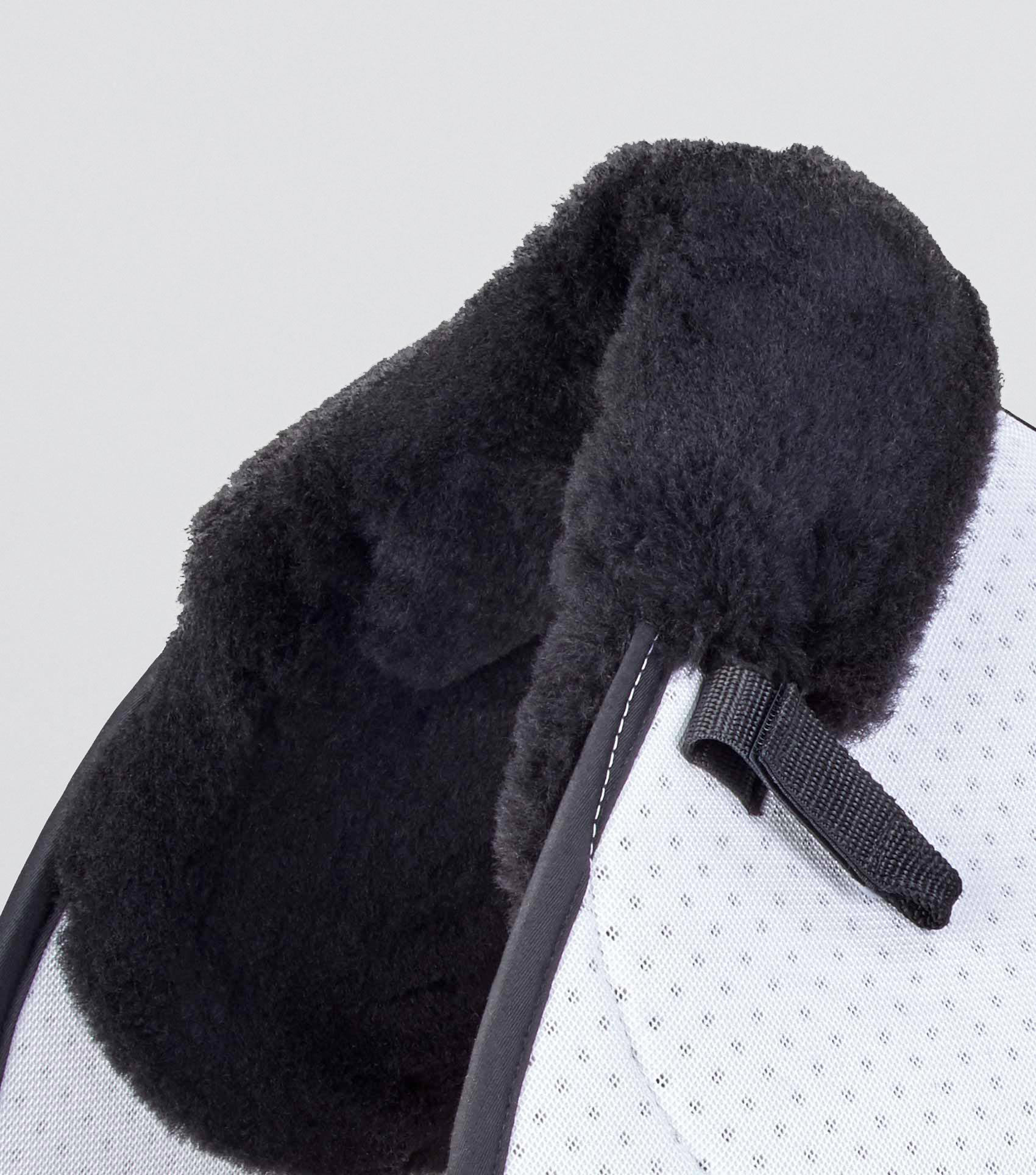 Close Contact Airtechnology Shockproof Wool Saddle Pad - GP/Jump Square White/Black Wool - Image 3