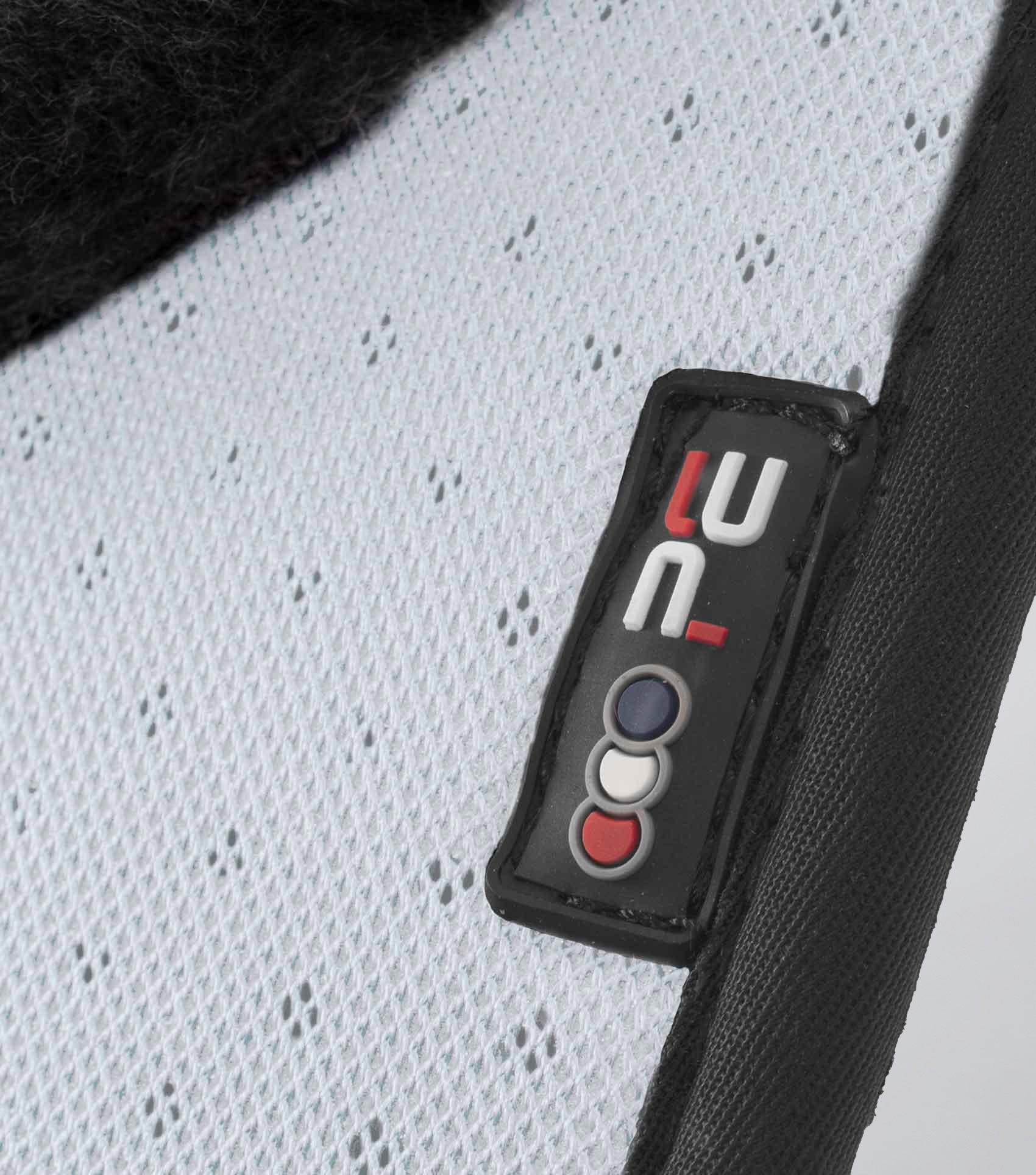 Close Contact Airtechnology Shockproof Wool Saddle Pad - GP/Jump Square White/Black Wool - Image 4