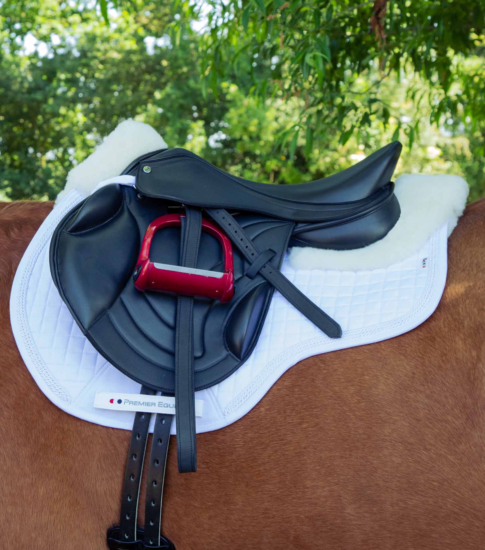 Close Contact Merino Wool European Saddle Pad - GP/Jump Square White/Natural Wool - Image 2