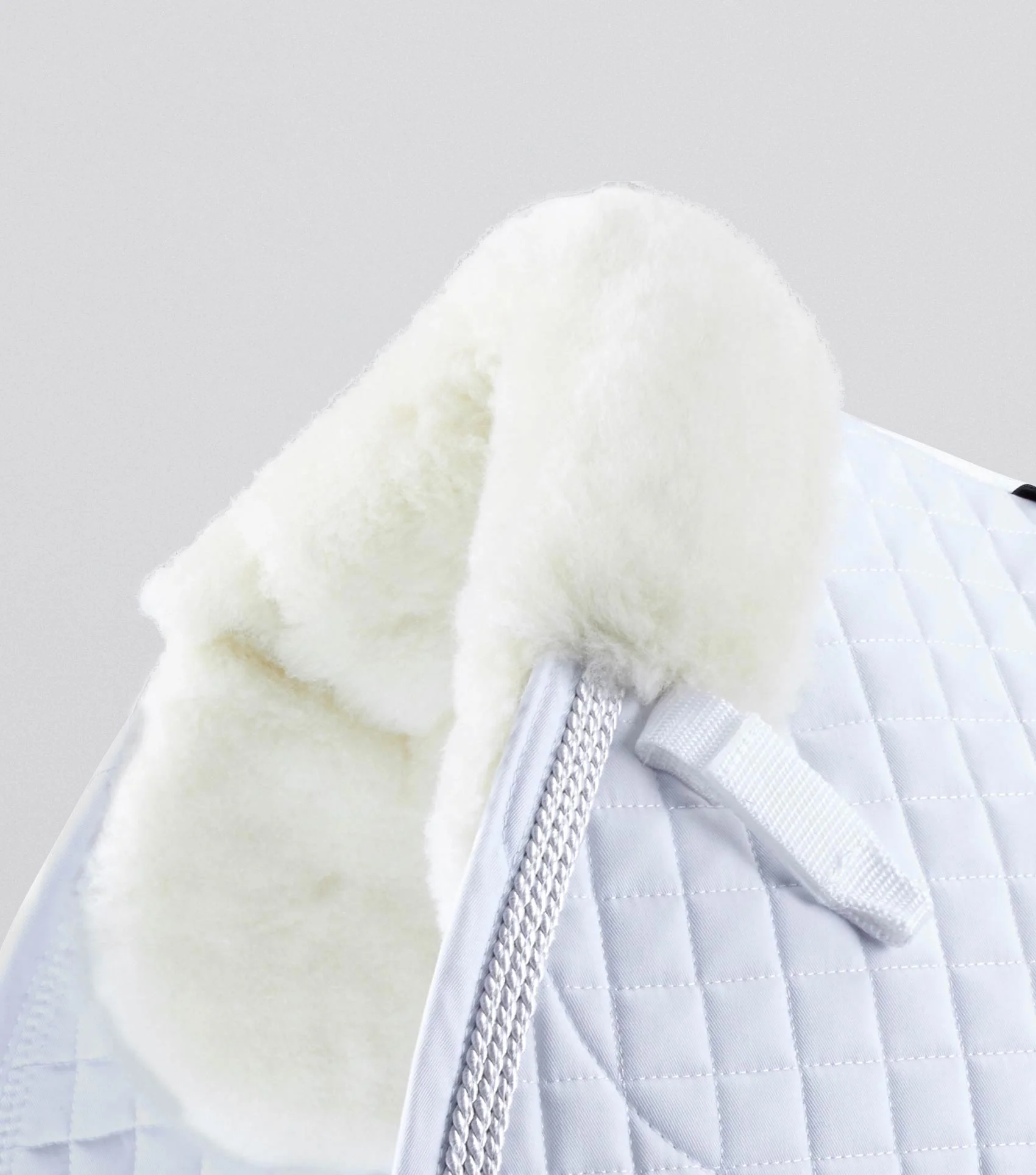 Close Contact Merino Wool European Saddle Pad - GP/Jump Square White/Natural Wool - Image 3