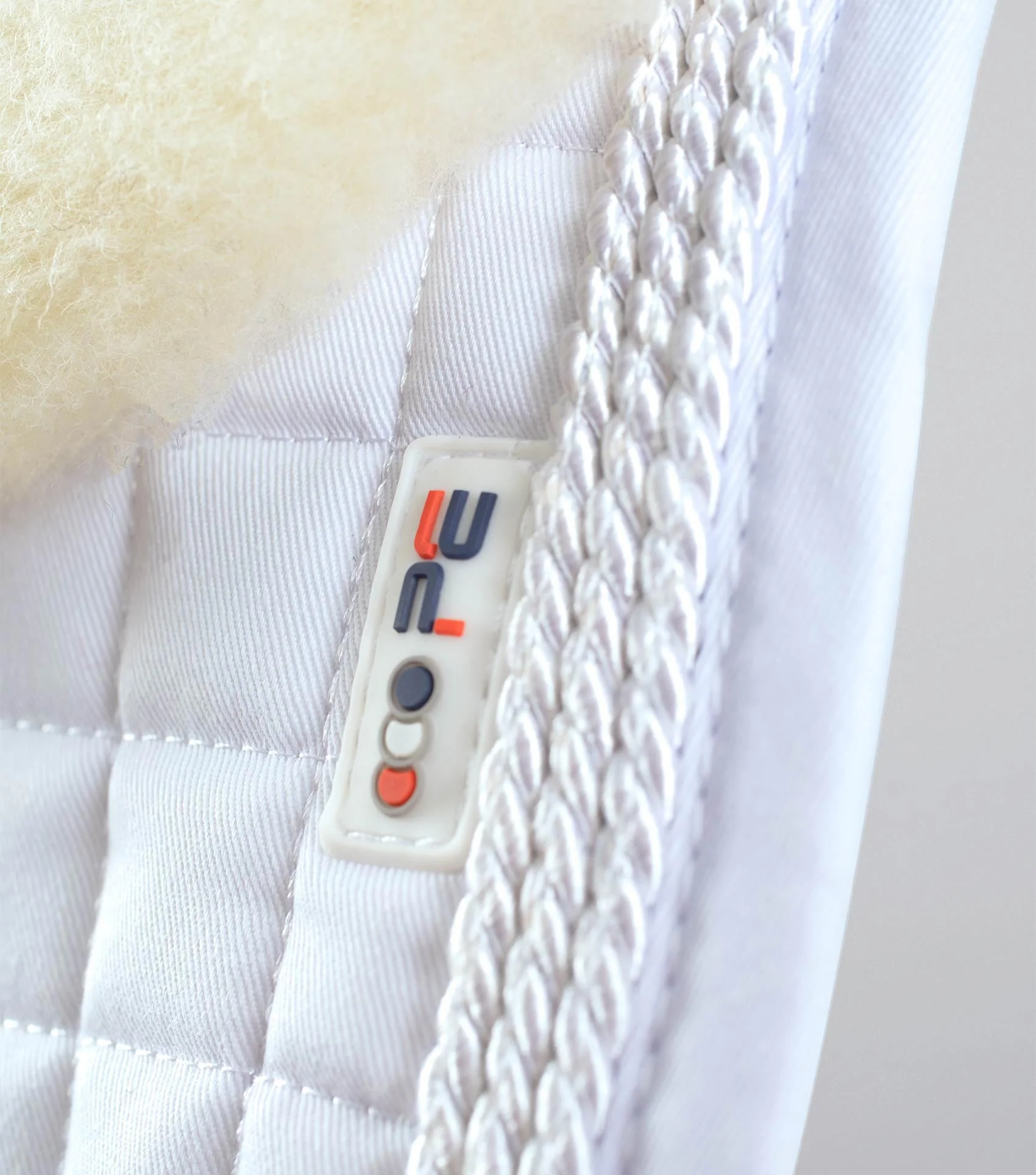 Close Contact Merino Wool European Saddle Pad - GP/Jump Square White/Natural Wool - Image 4