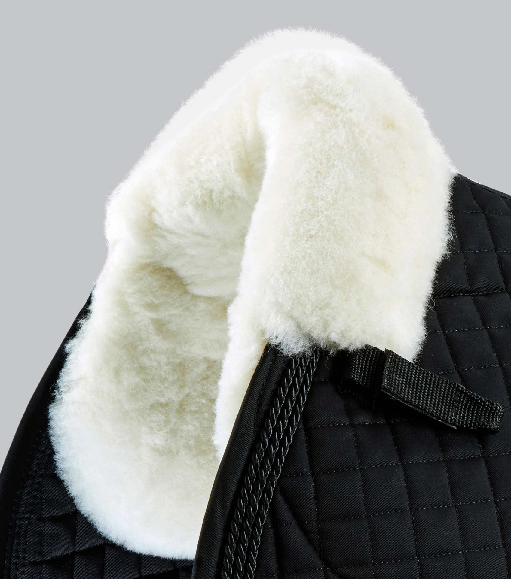 Close Contact Merino Wool European Saddle Pad - GP/Jump Square Black/Natural Wool - Image 3