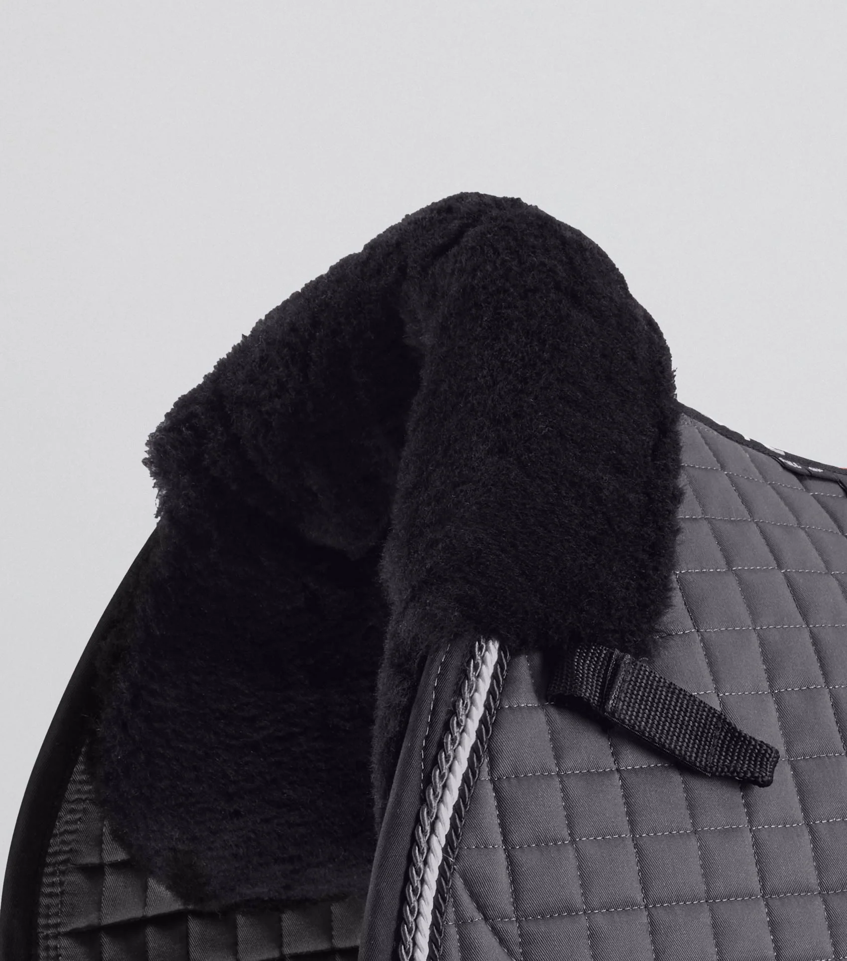 Close Contact Merino Wool European Saddle Pad - GP/Jump Square Grey/Black Wool - Image 3