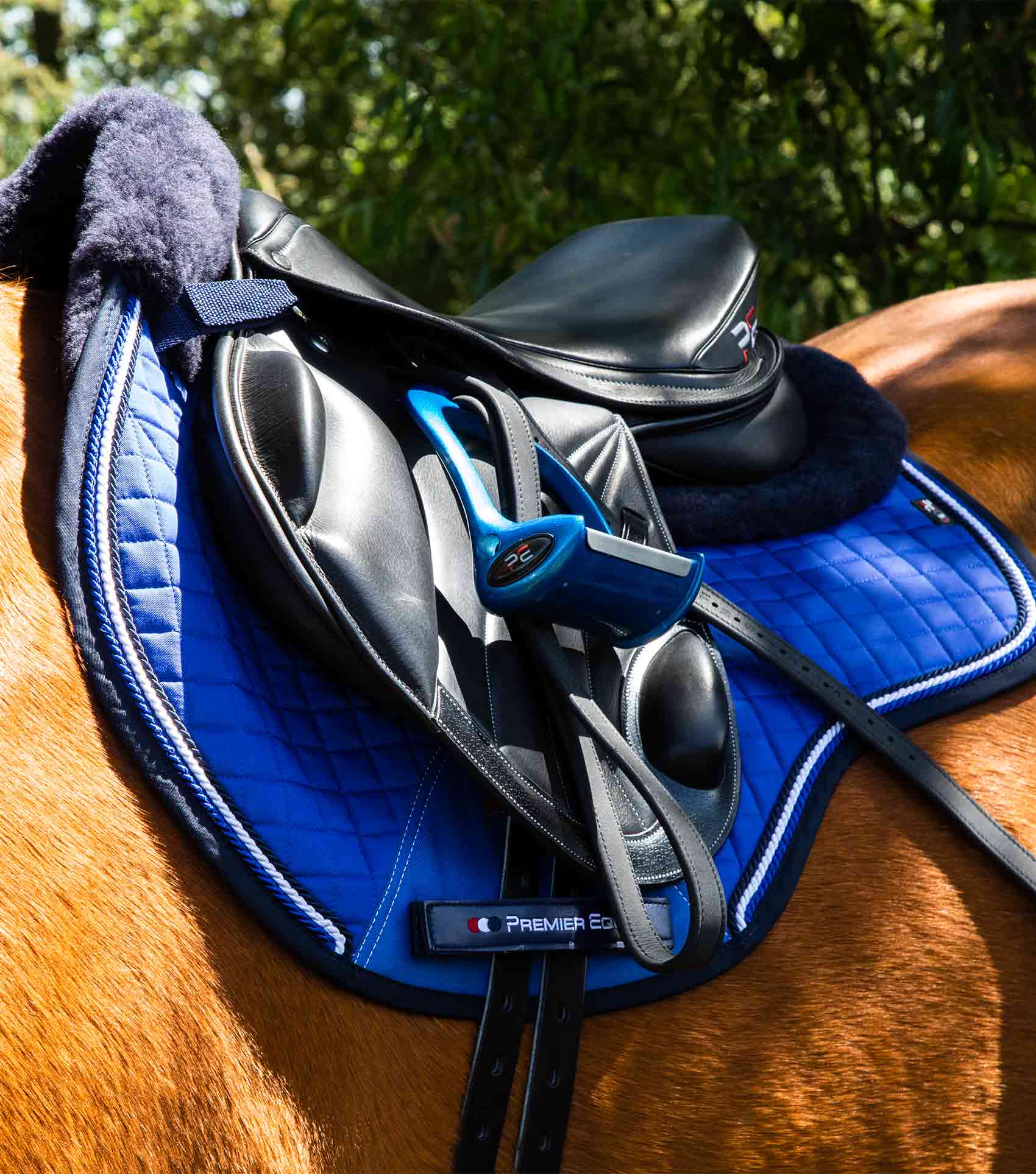 Close Contact Merino Wool European Saddle Pad - GP/Jump Square Royal Blue/Navy Wool - Image 2