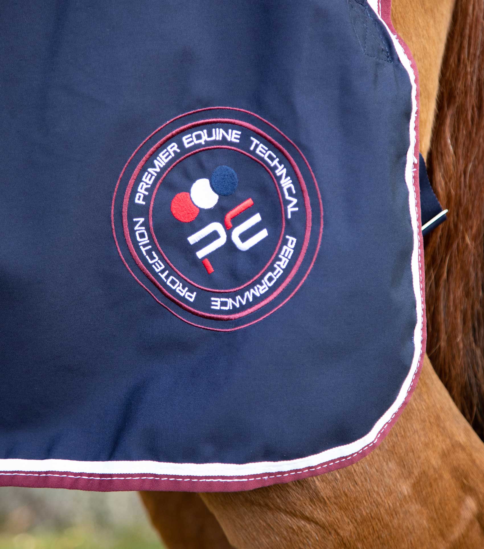 Stratus Horse Stable Sheet Navy - Image 4