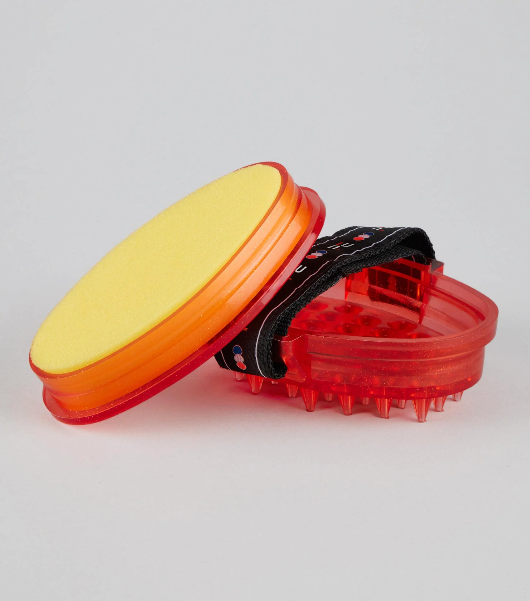 Curry Comb with Integrated Sponge Black & Red - Image 2