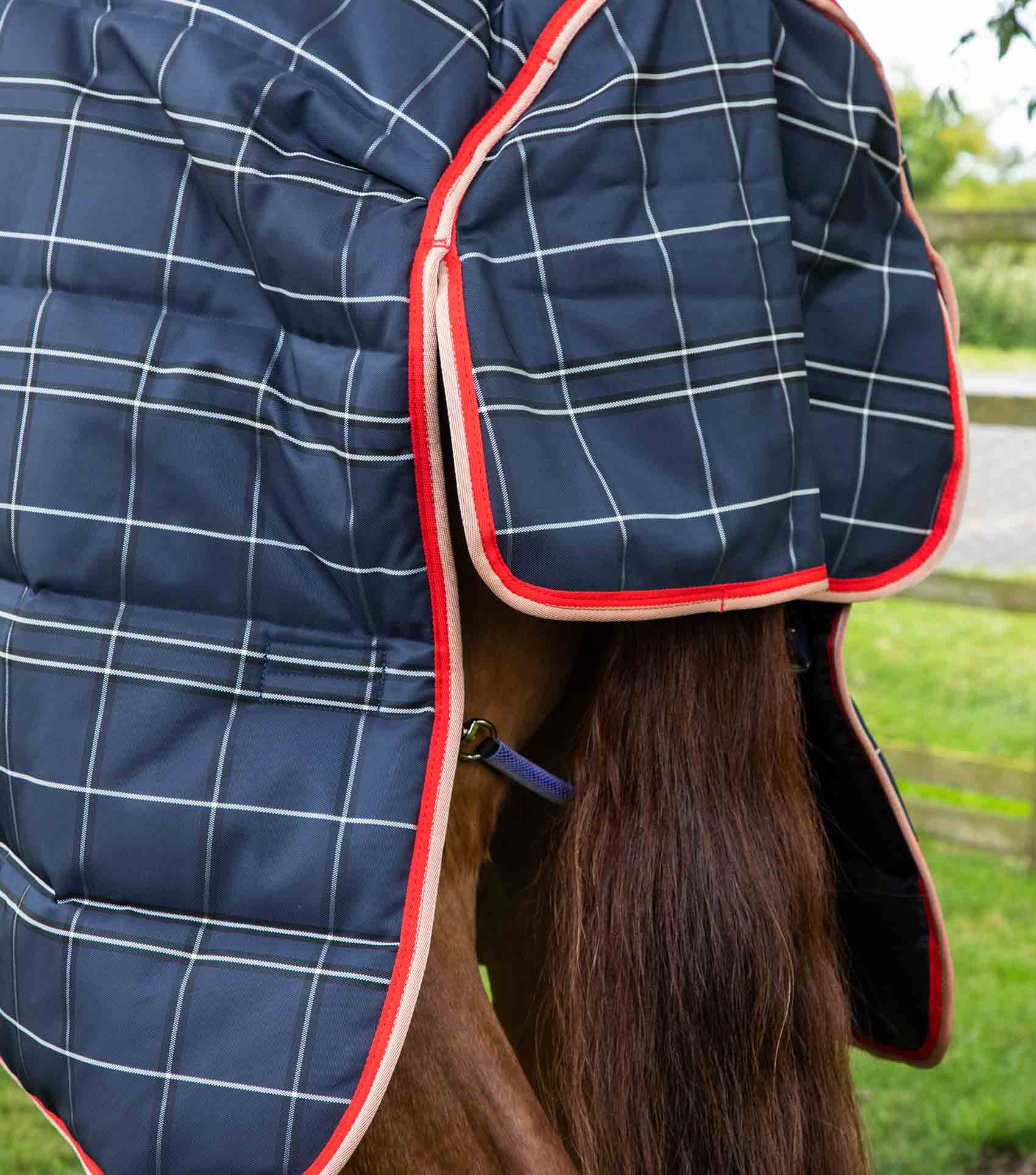 Domus 400g Combo Stable Rug Navy Check - Image 5