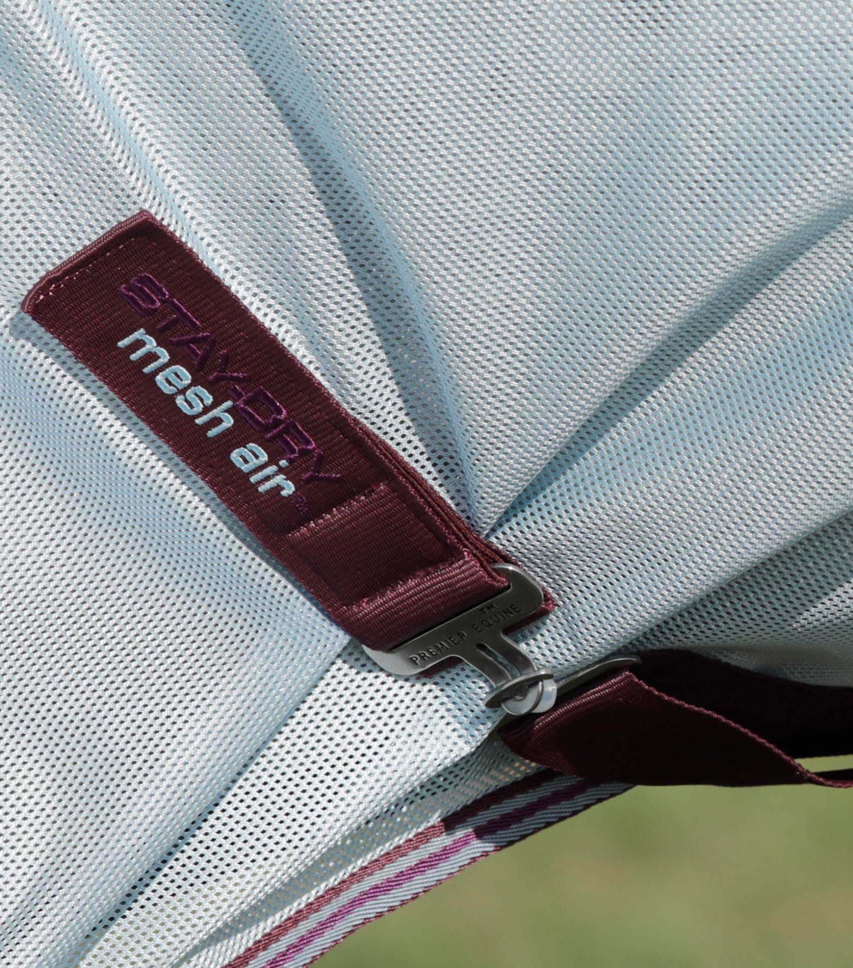Stay-Dry Mesh Air Fly Rug with Surcingles Wine - Image 4