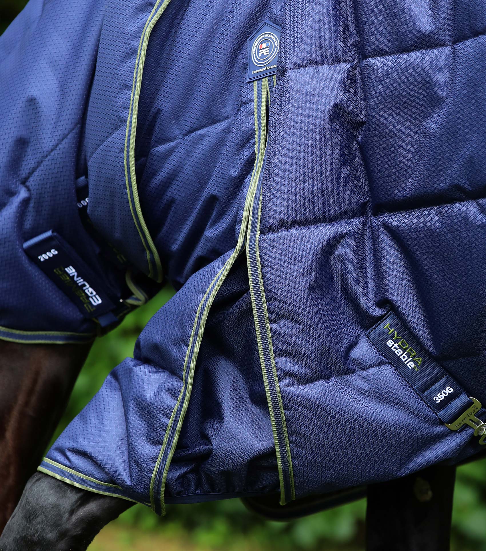 Hydra 350g Stable Rug with Neck Cover Navy - Image 3