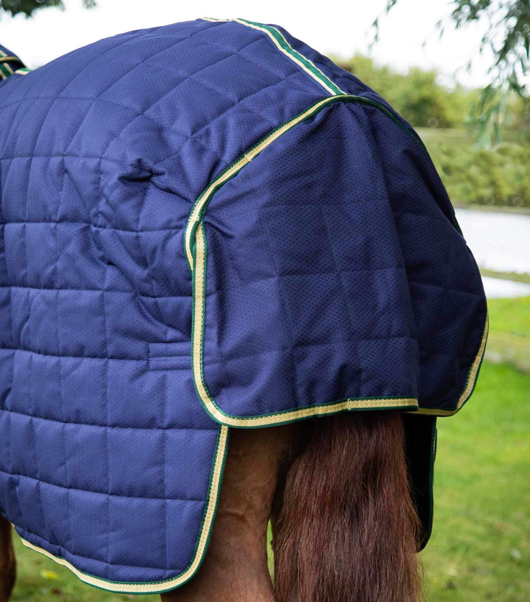 Lucanta 450g Stable Rug with Neck Cover Navy - Image 5