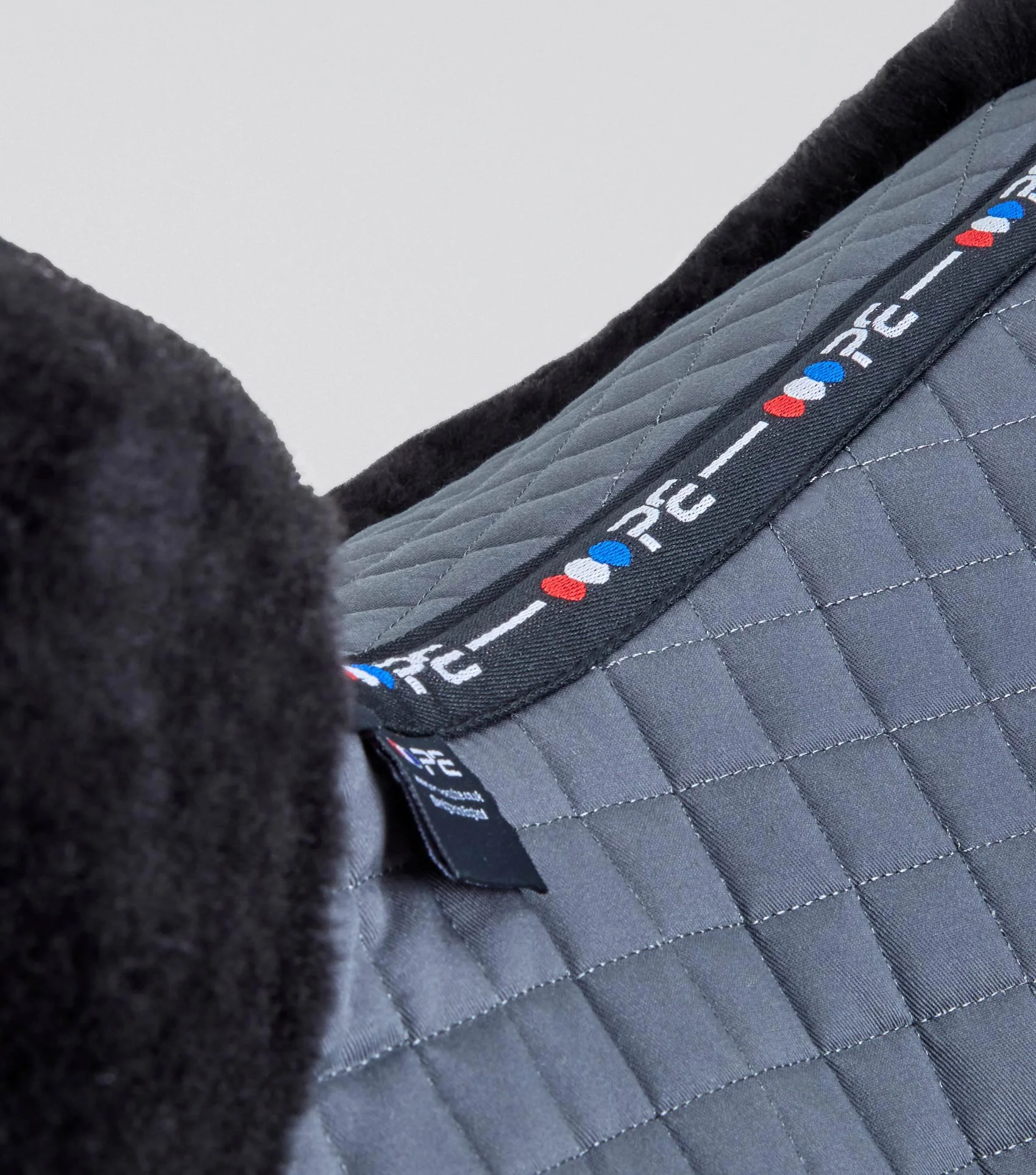 Merino Wool Saddle Pad - GP/Jump Numnah Grey/Black Wool - Image 3