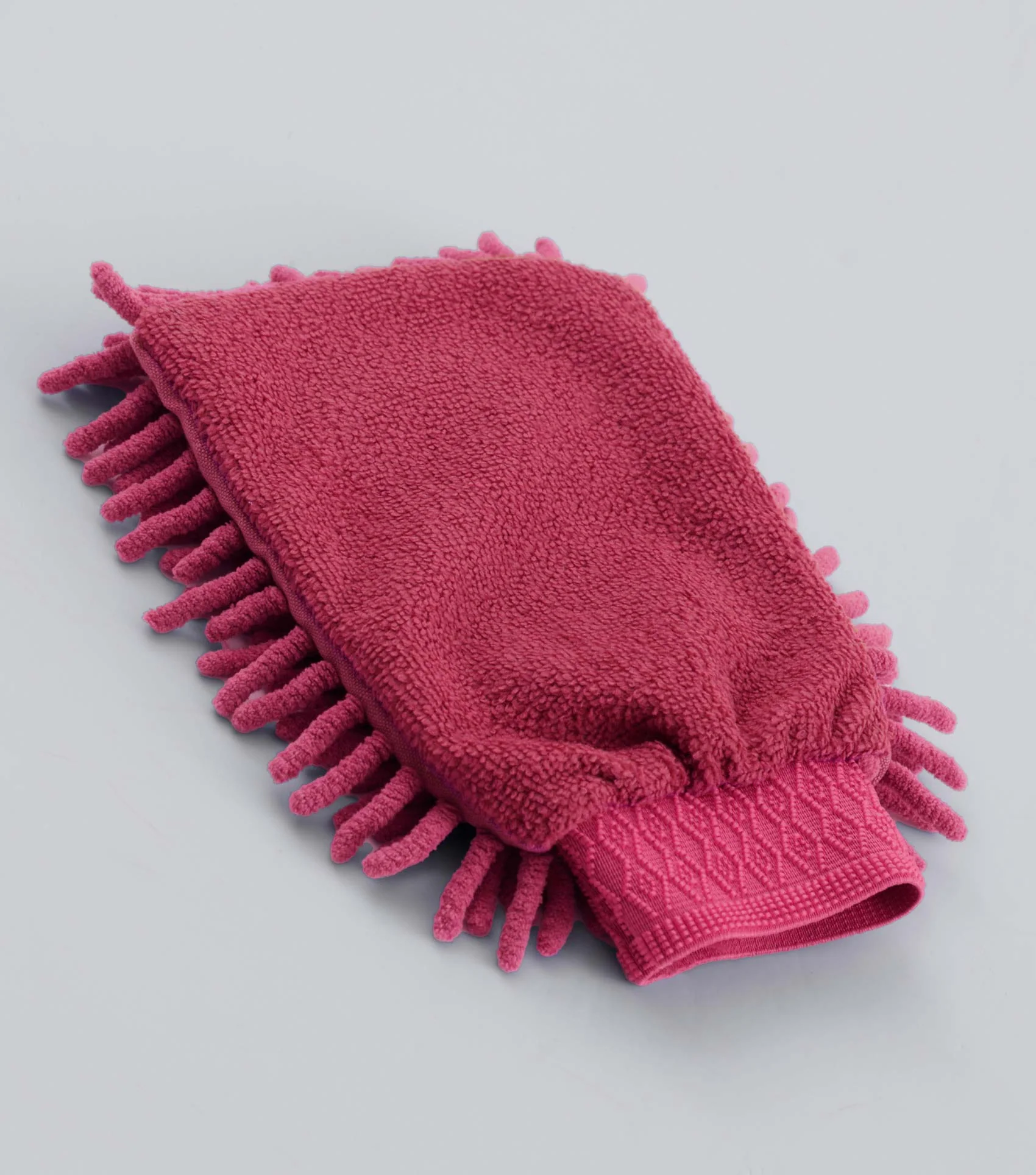 Microfibre Grooming Mitt Fuchsia - Image 3