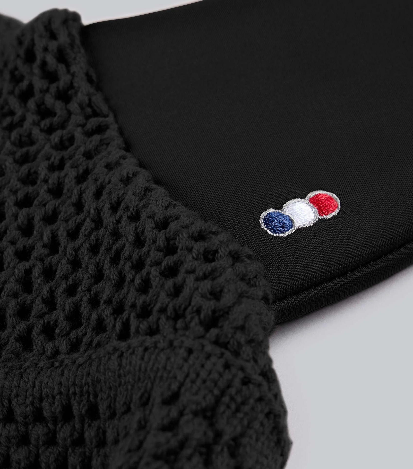PE Acoustic Ear Bonnet Black - Image 3